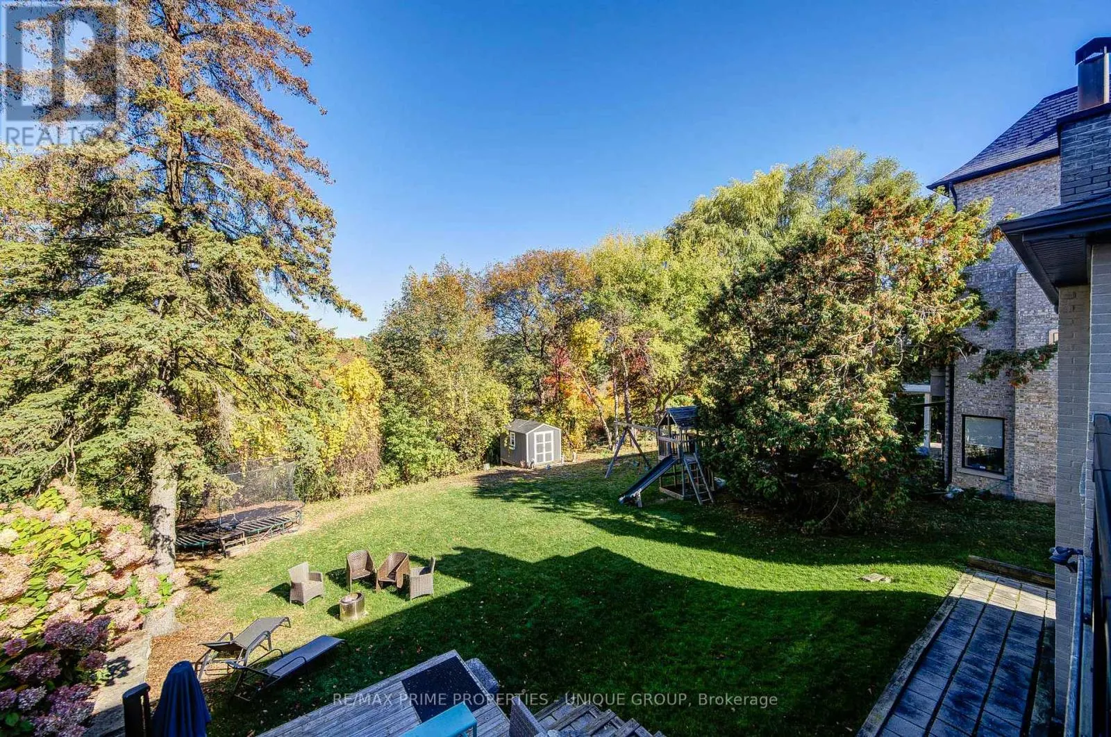 24 CEDARBANK CRESCENT