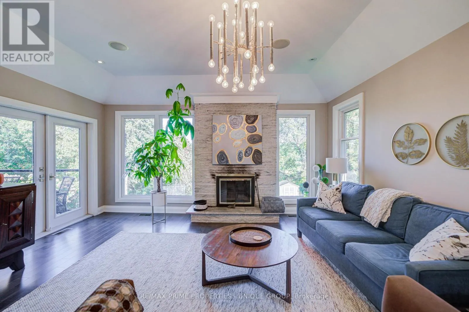 24 CEDARBANK CRESCENT