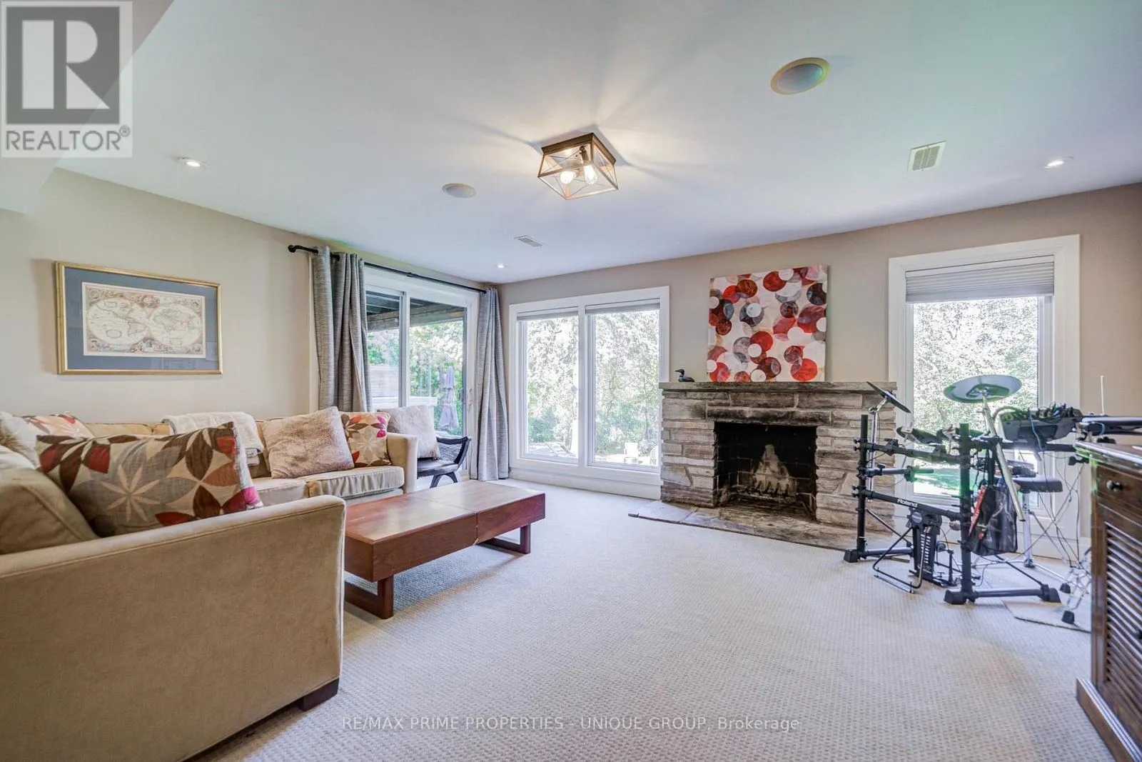 24 CEDARBANK CRESCENT