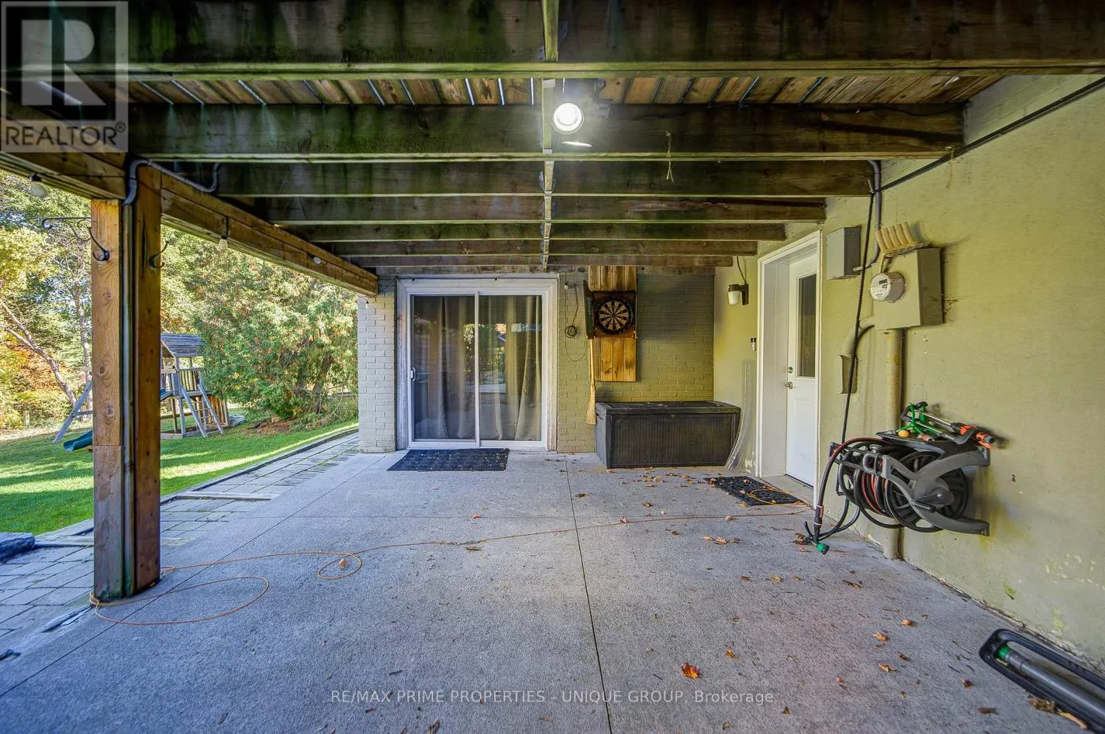 24 CEDARBANK CRESCENT