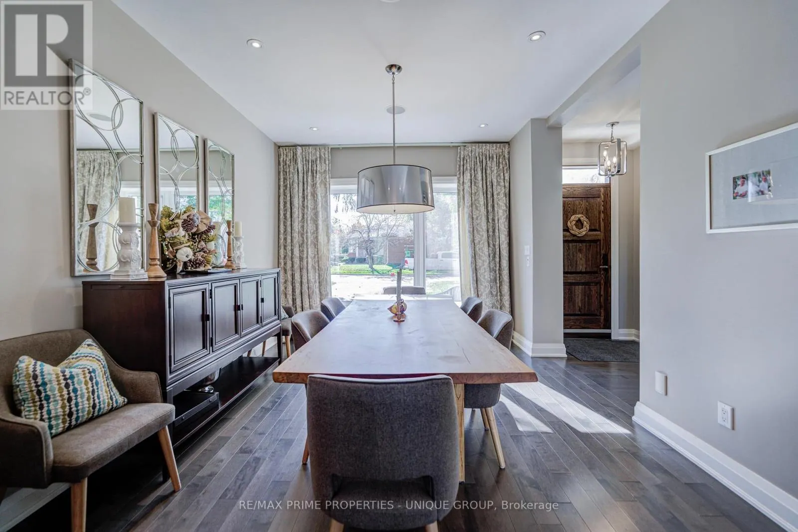 24 CEDARBANK CRESCENT