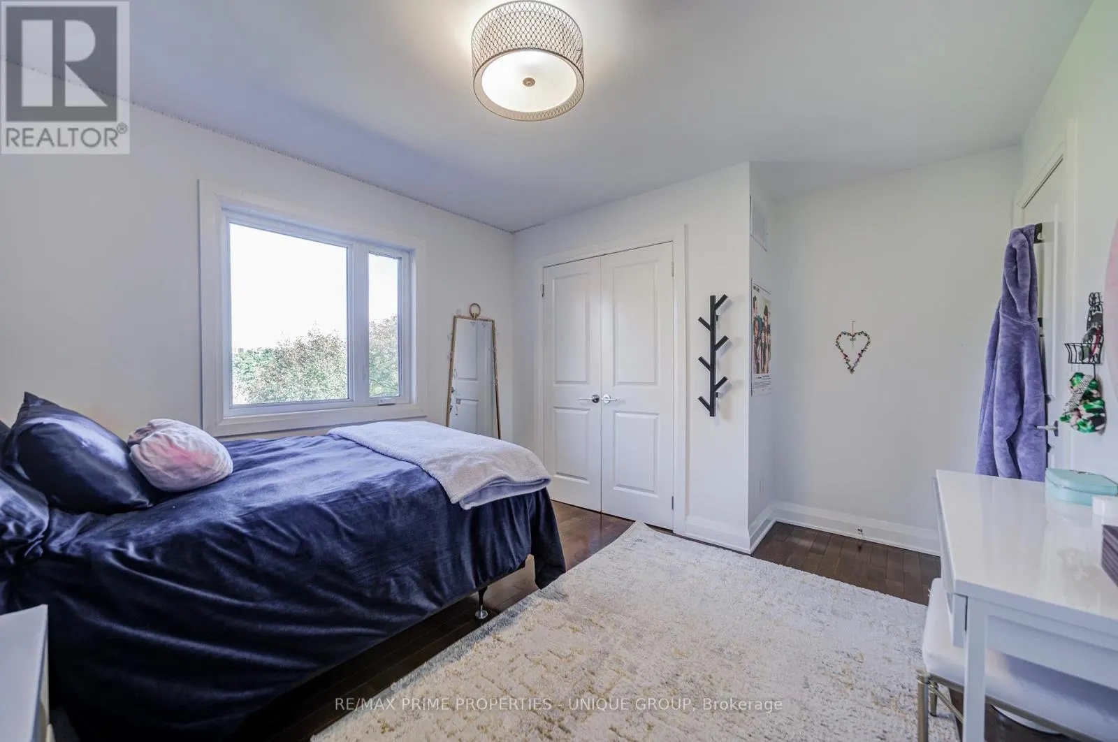24 CEDARBANK CRESCENT
