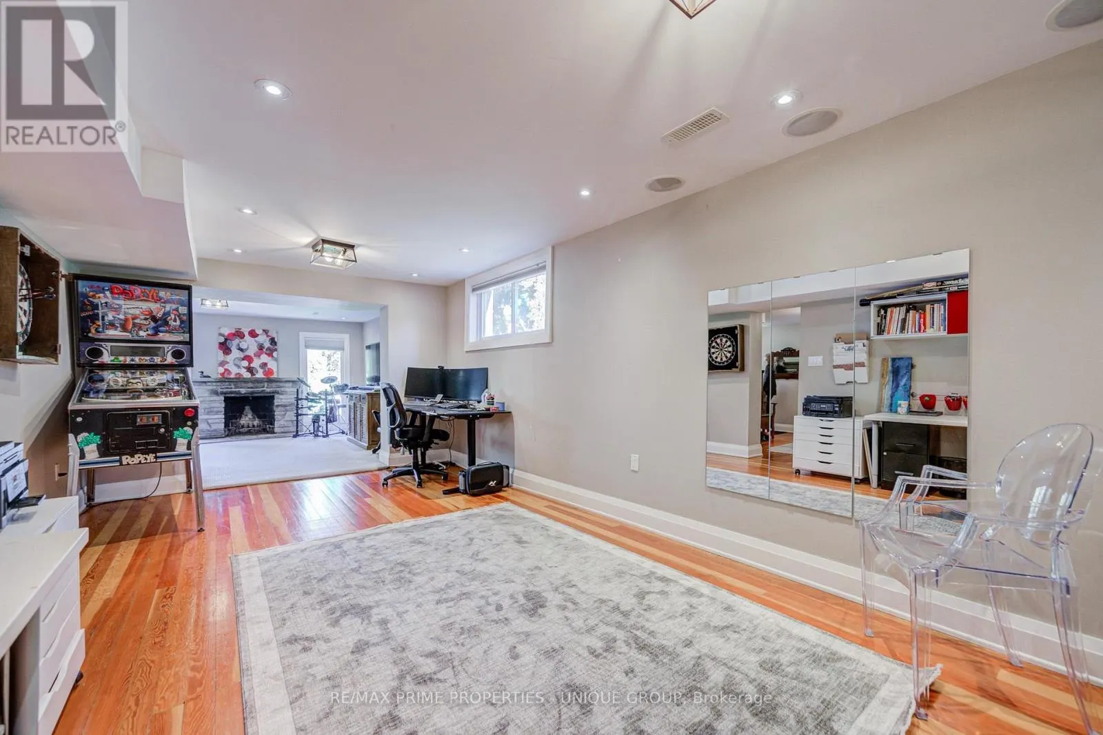 24 CEDARBANK CRESCENT