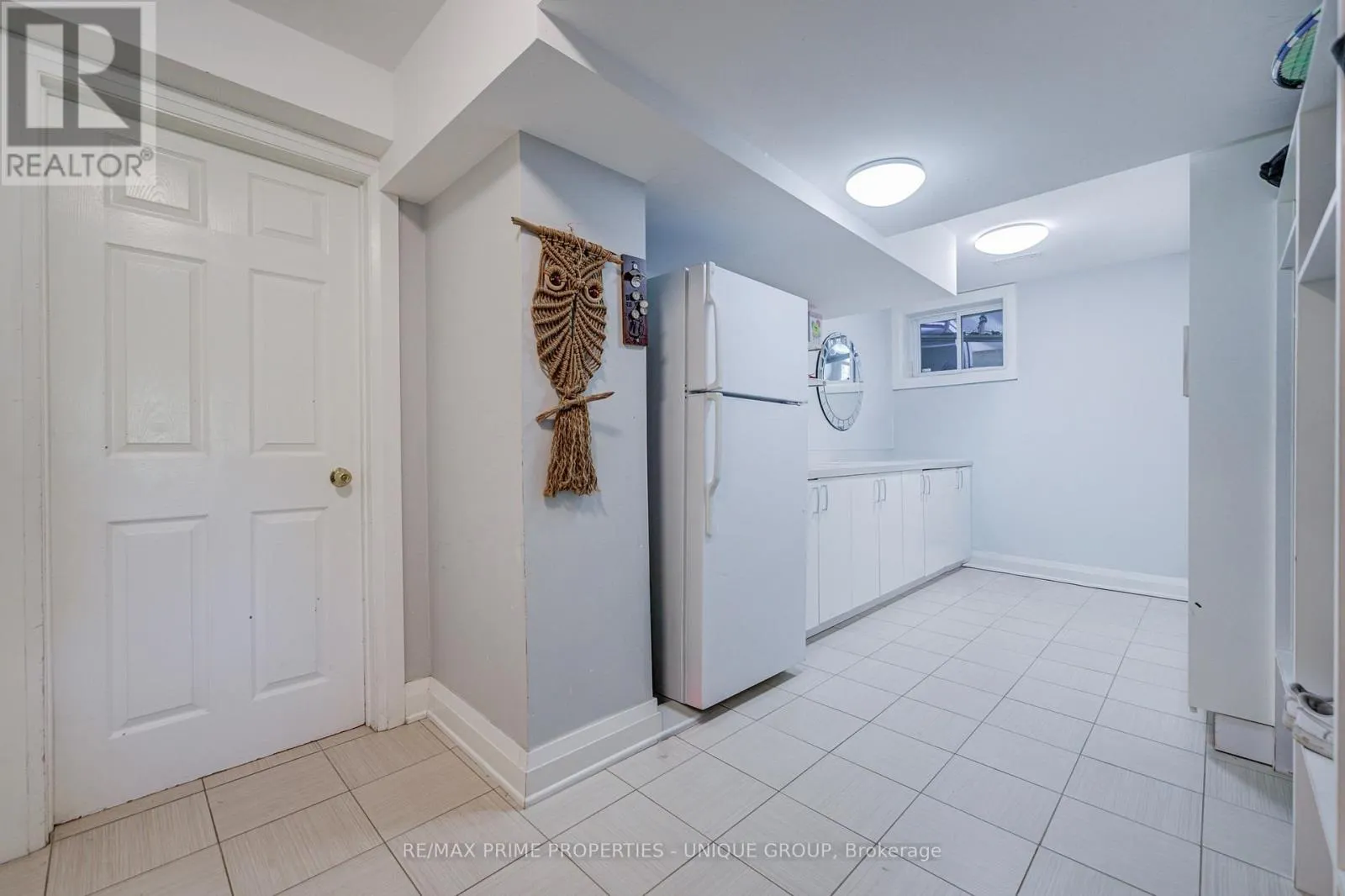 24 CEDARBANK CRESCENT