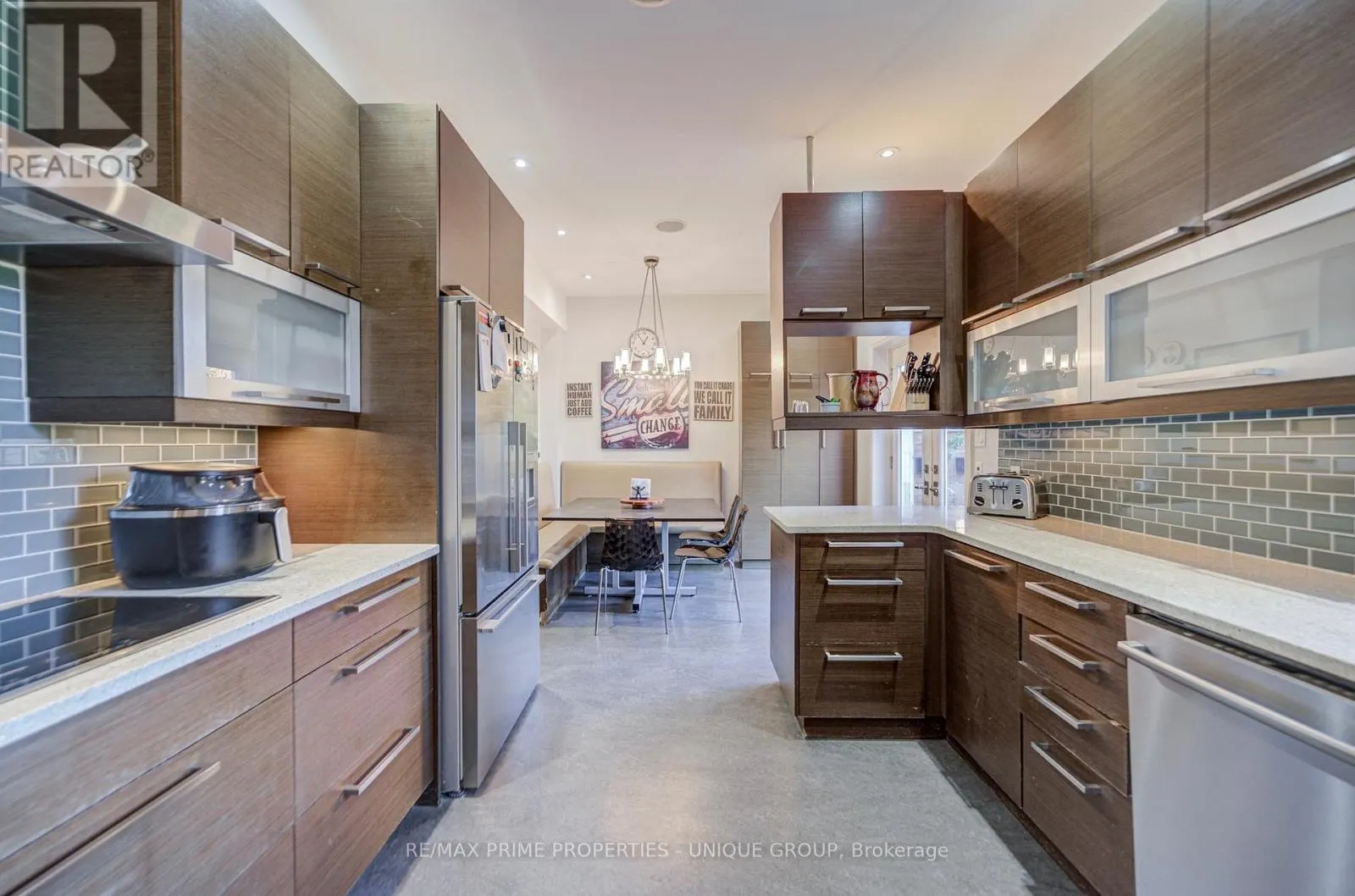 24 CEDARBANK CRESCENT