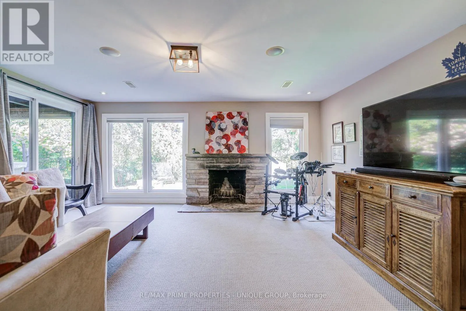 24 CEDARBANK CRESCENT