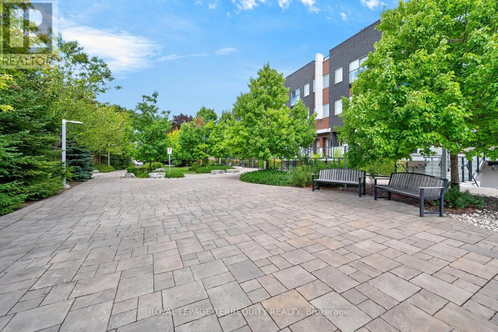 16 - 780 SHEPPARD AVENUE E