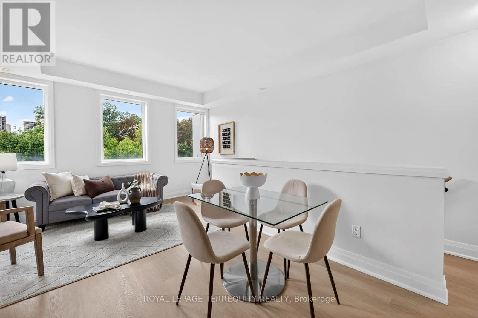 16 - 780 SHEPPARD AVENUE E