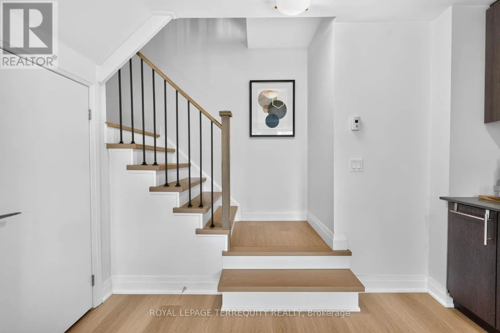 16 - 780 SHEPPARD AVENUE E