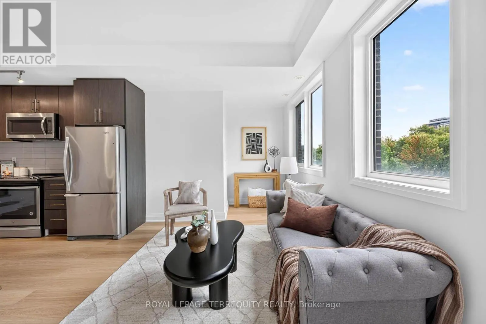 16 - 780 SHEPPARD AVENUE E