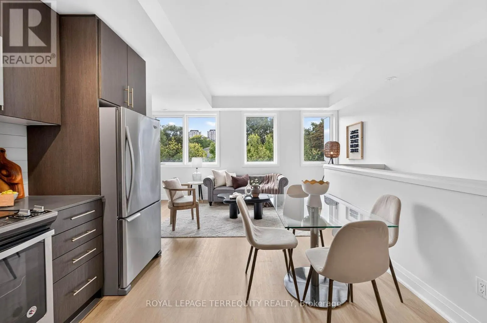 16 - 780 SHEPPARD AVENUE E