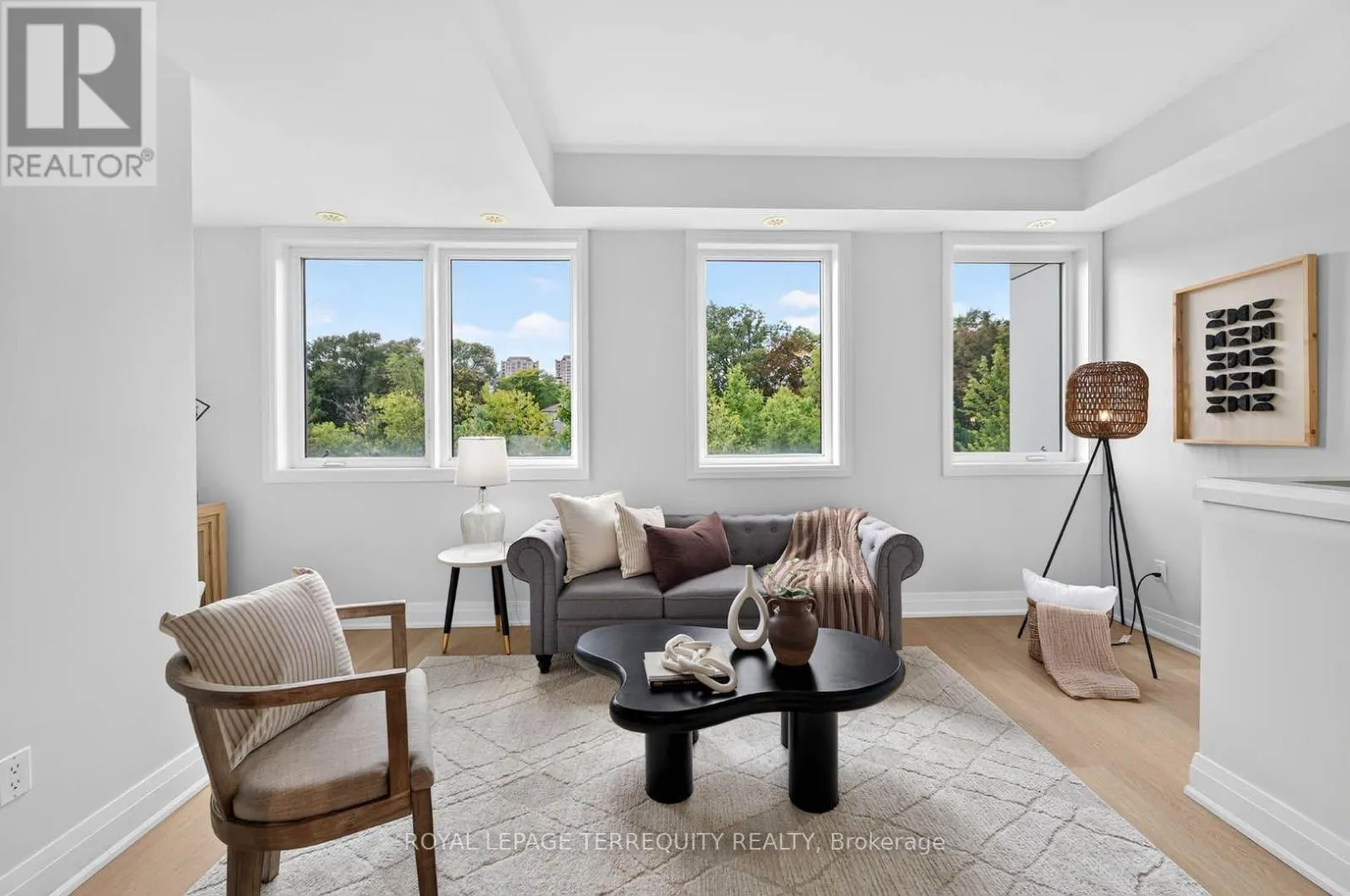 16 - 780 SHEPPARD AVENUE E