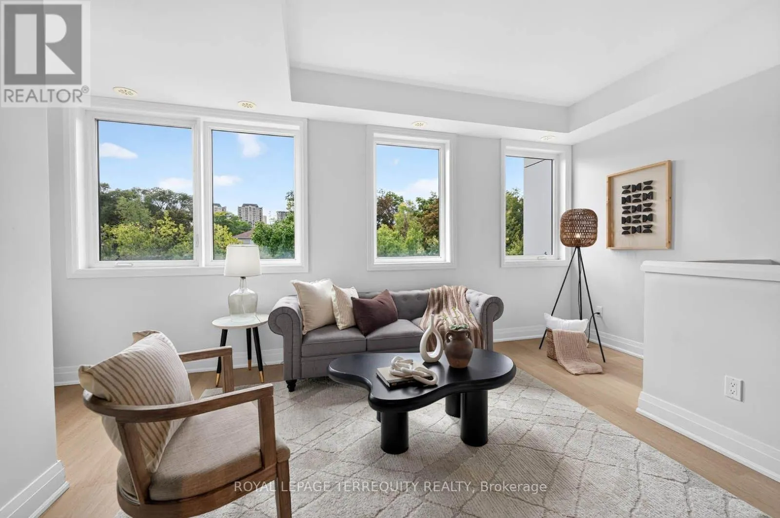 16 - 780 SHEPPARD AVENUE E
