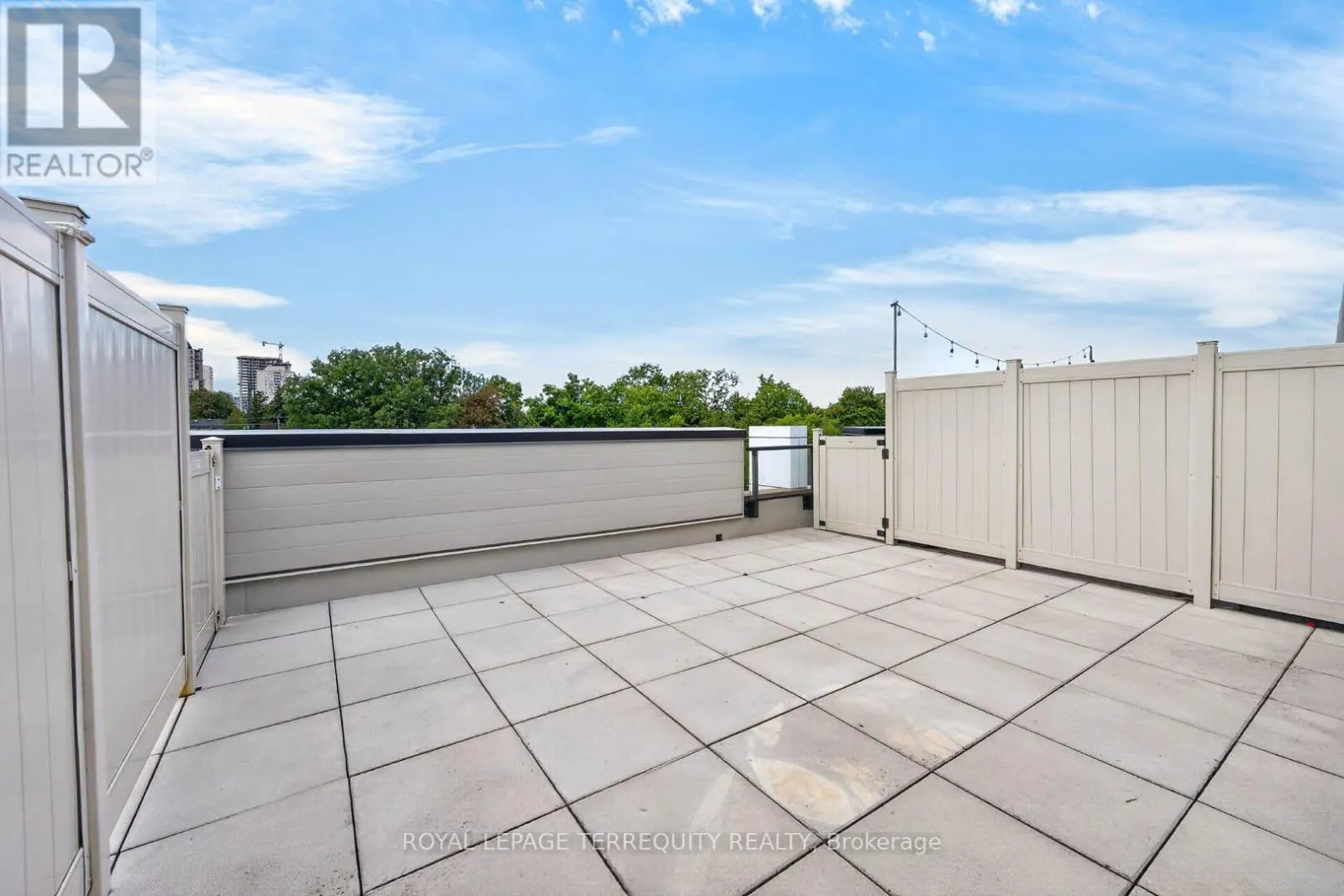 16 - 780 SHEPPARD AVENUE E