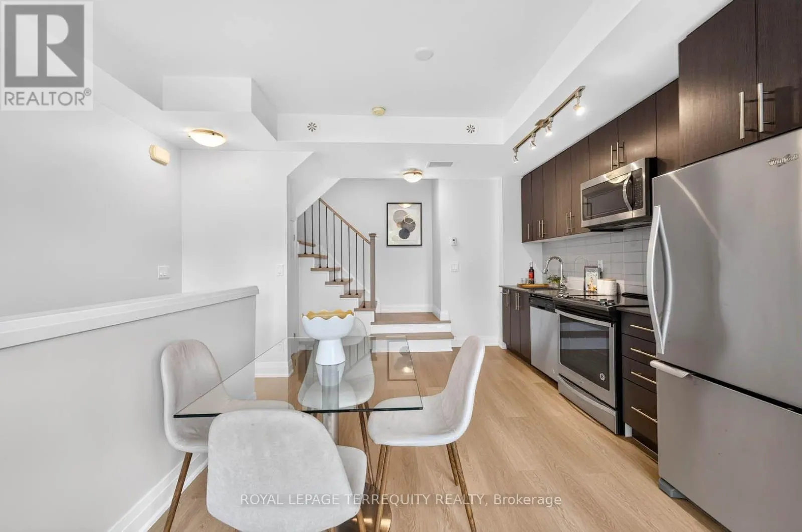 16 - 780 SHEPPARD AVENUE E