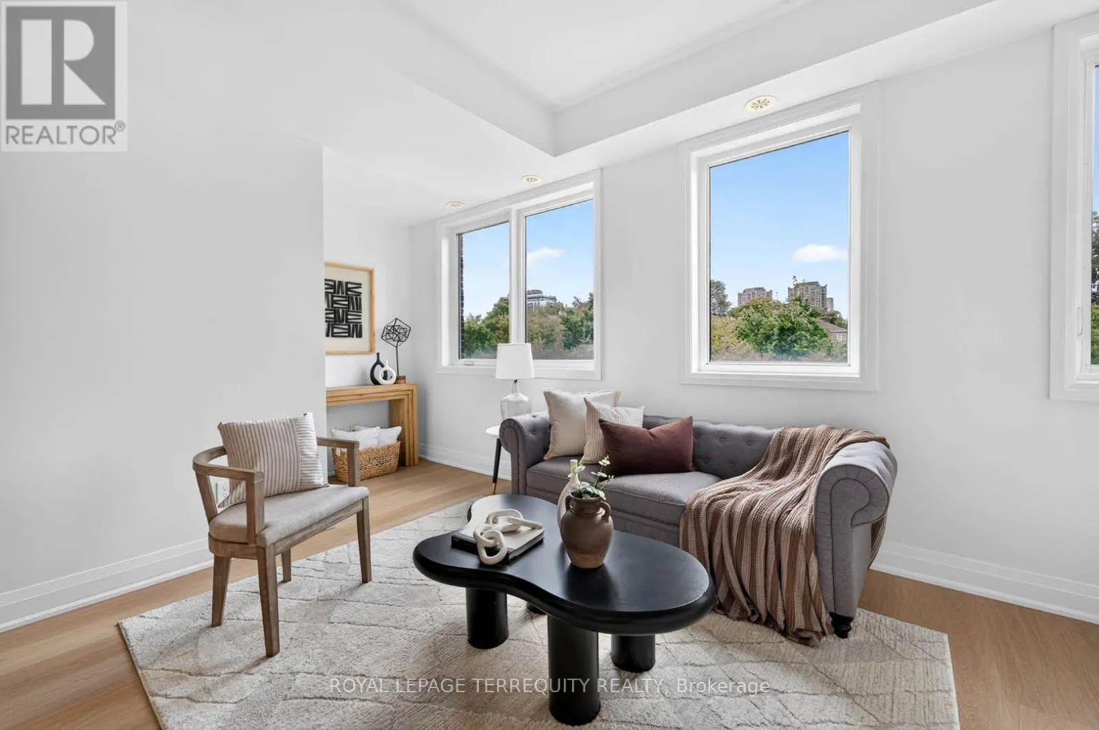 16 - 780 SHEPPARD AVENUE E