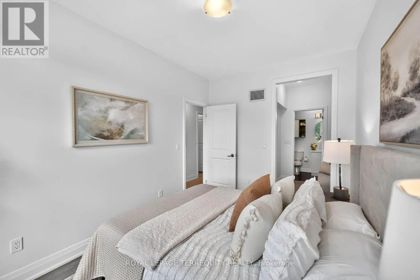 16 - 780 SHEPPARD AVENUE E