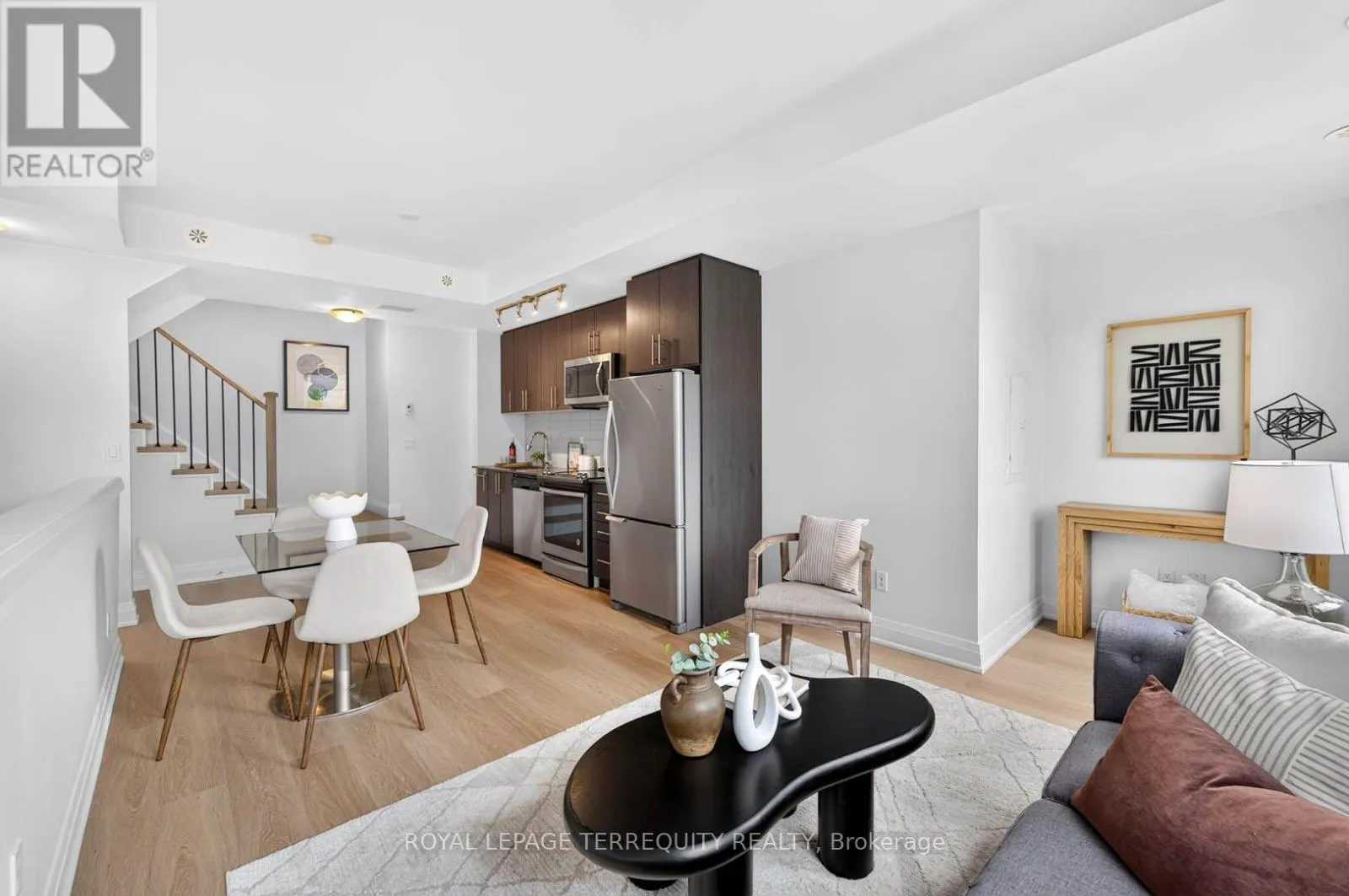 16 - 780 SHEPPARD AVENUE E