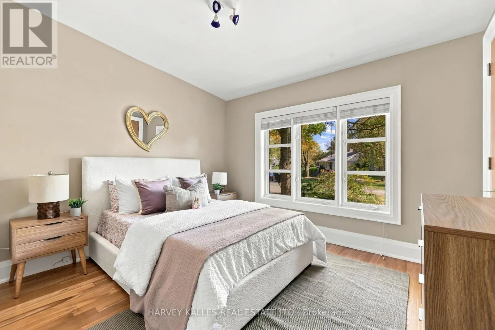 41 HURLINGHAM CRESCENT