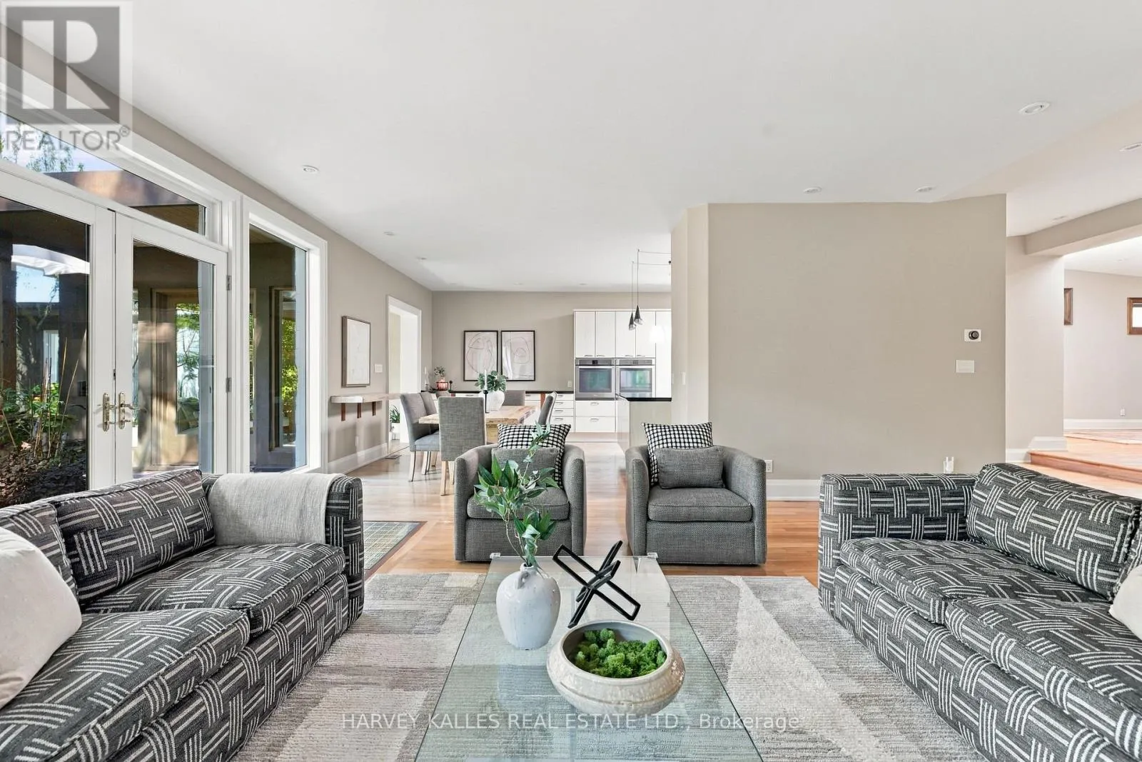 41 HURLINGHAM CRESCENT