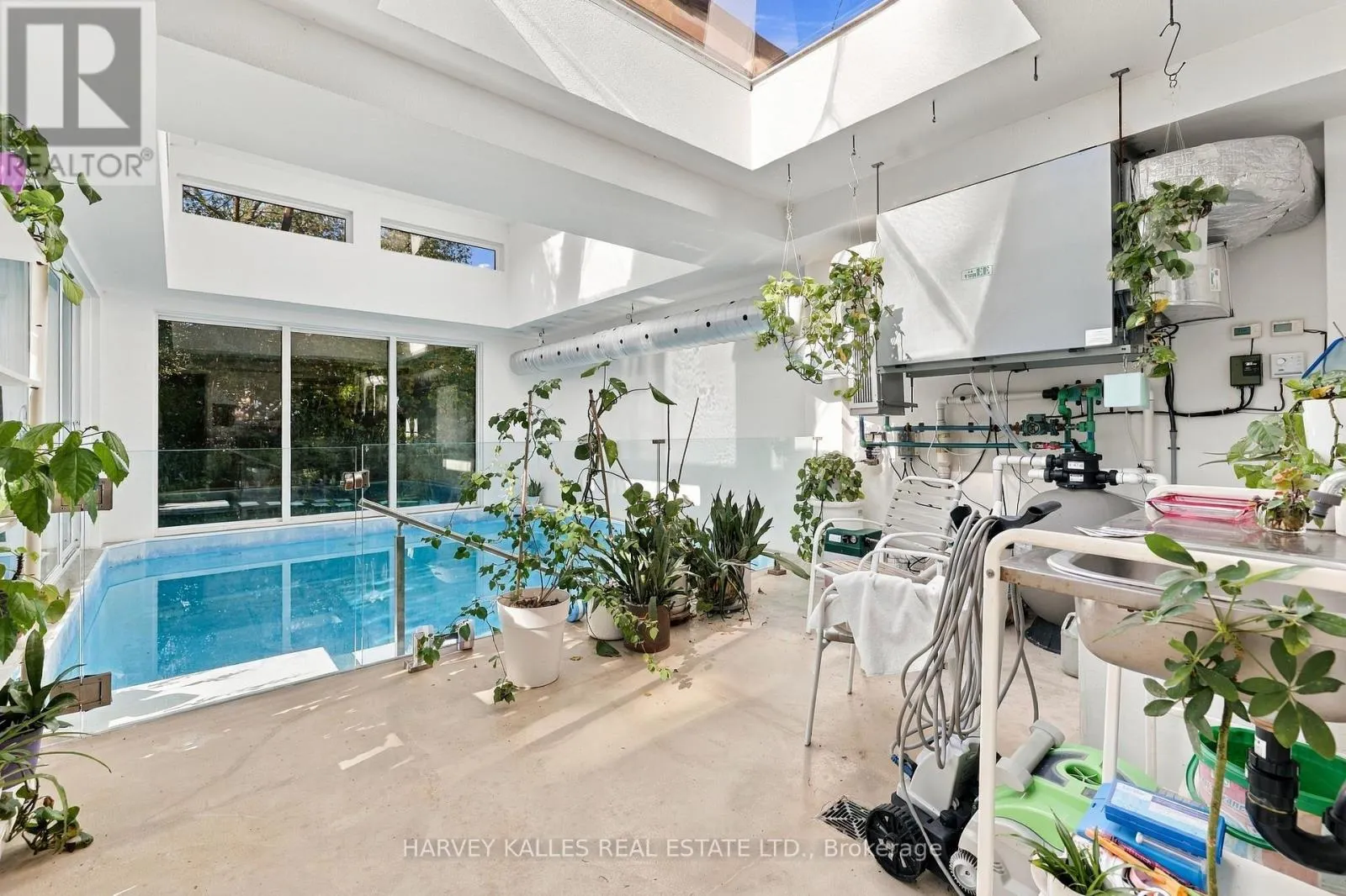 41 HURLINGHAM CRESCENT