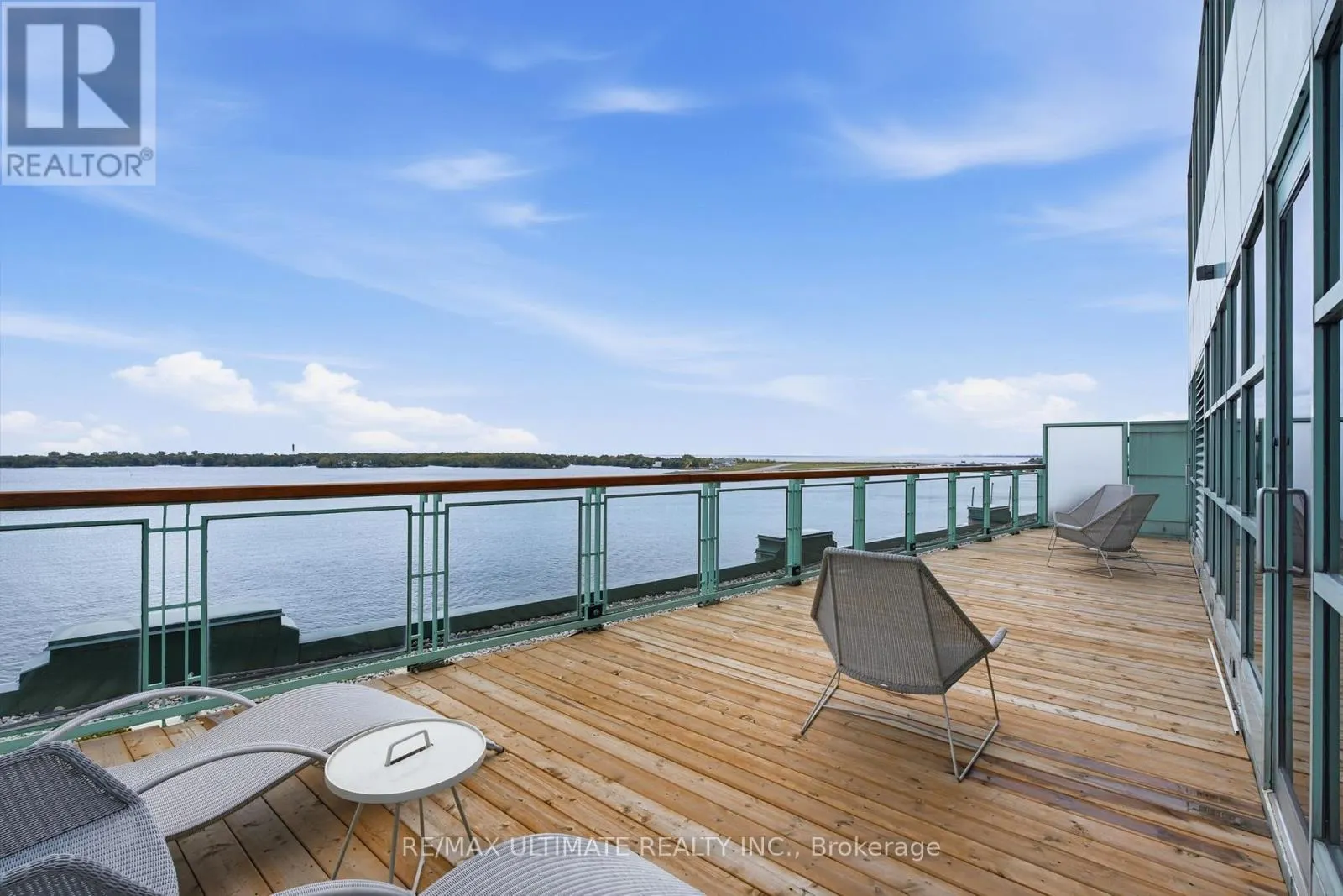 1105 - 211 QUEENS QUAY W