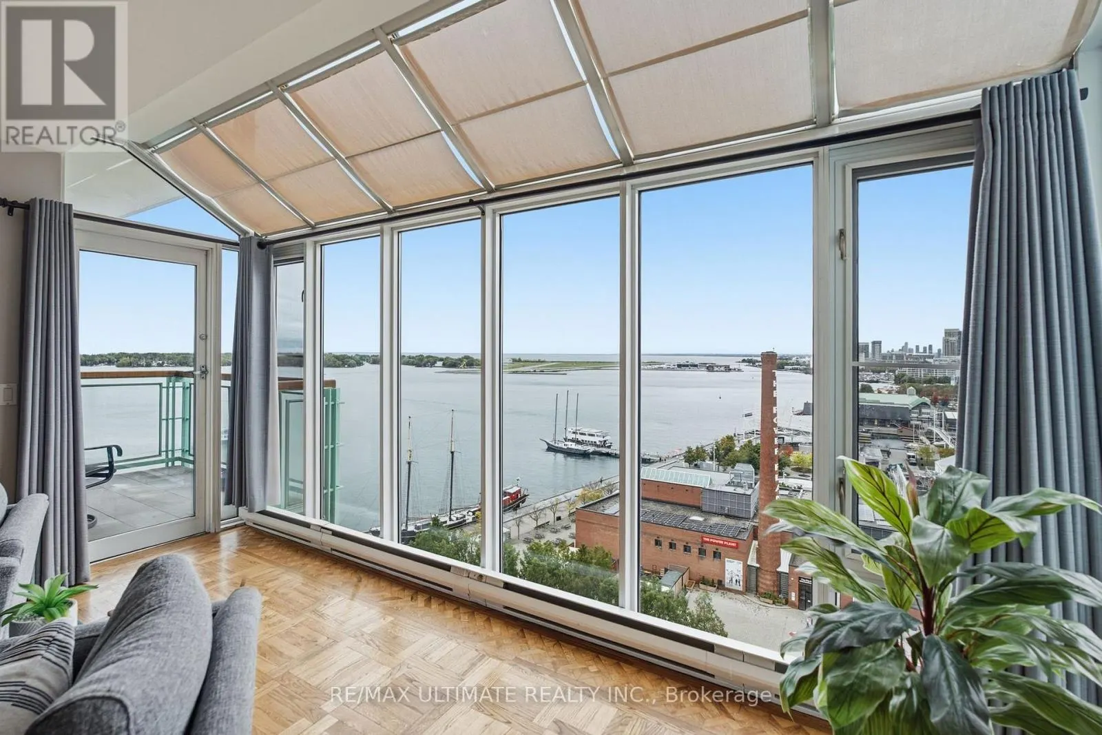 1105 - 211 QUEENS QUAY W