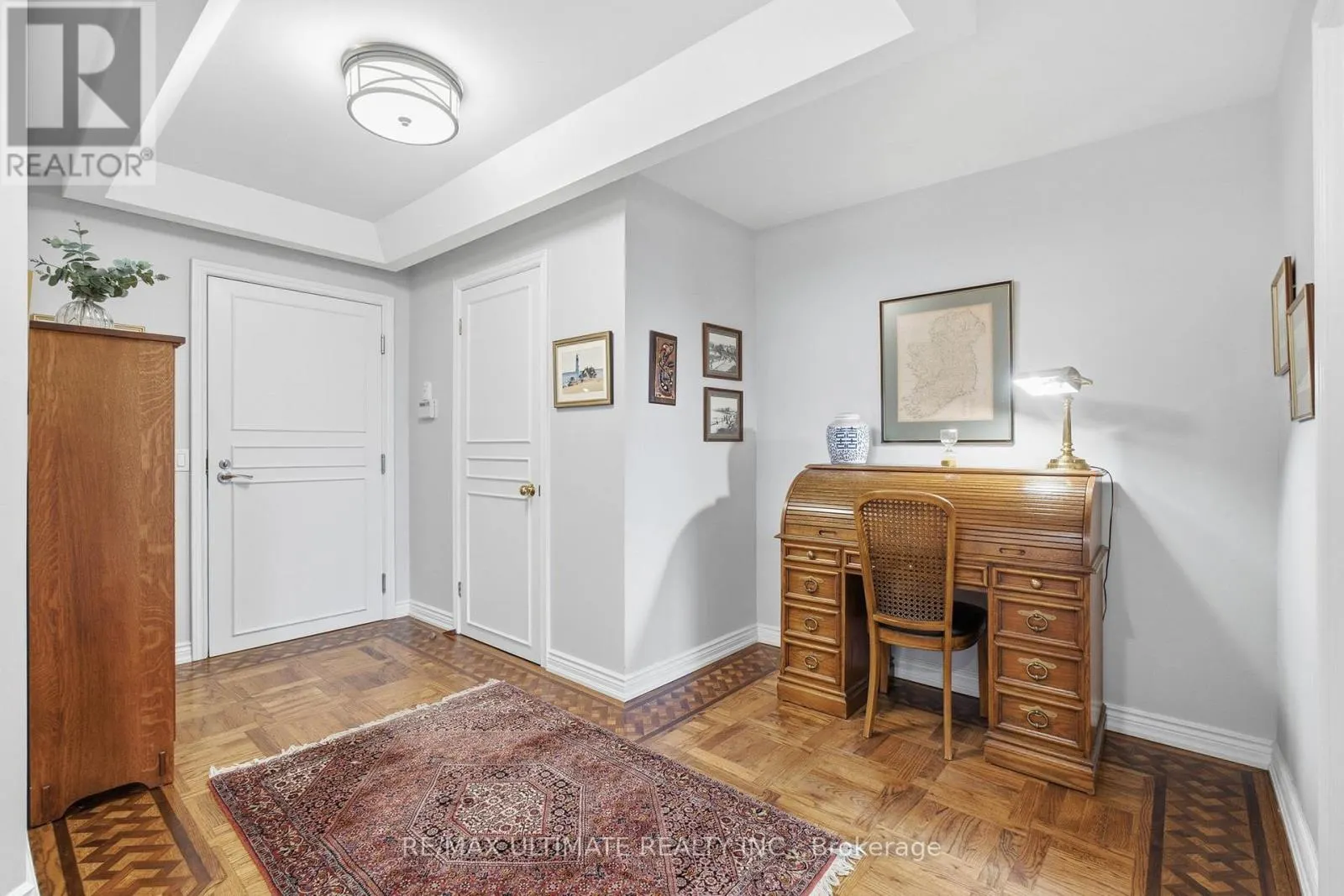 1105 - 211 QUEENS QUAY W