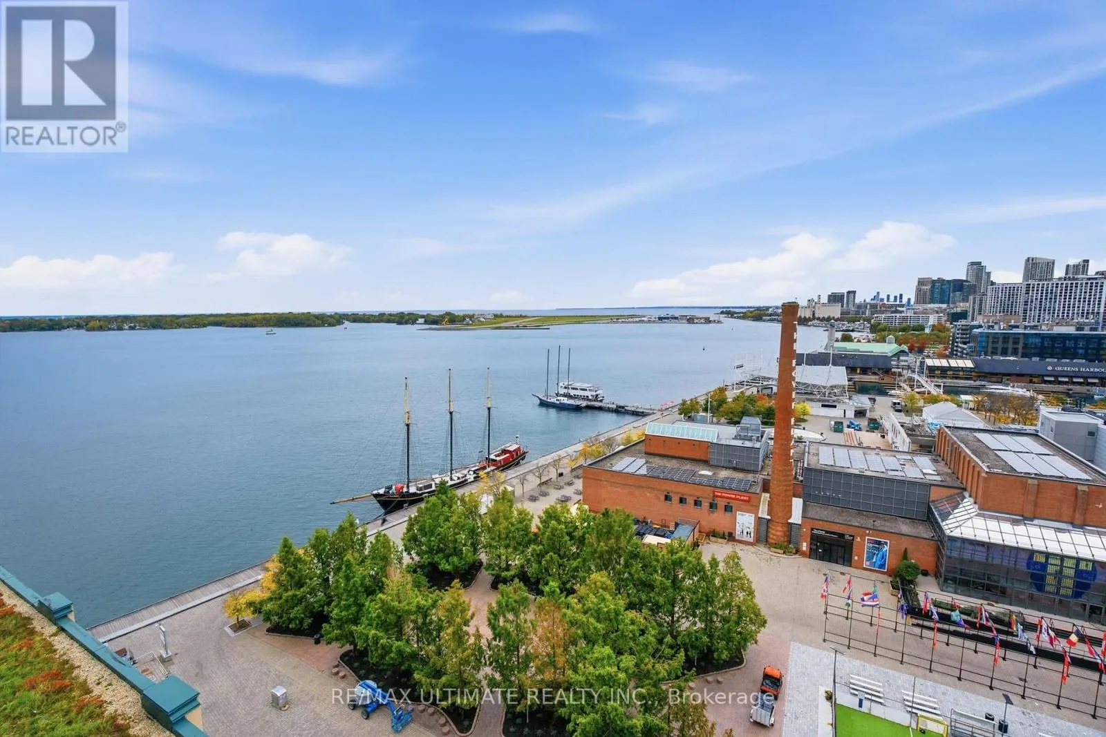1105 - 211 QUEENS QUAY W