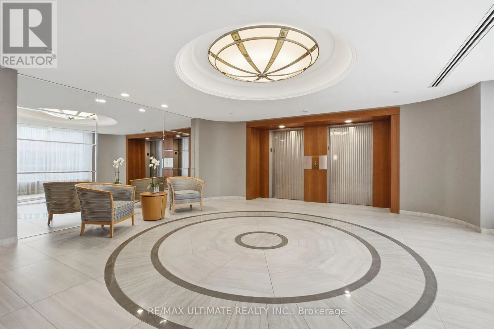 1105 - 211 QUEENS QUAY W