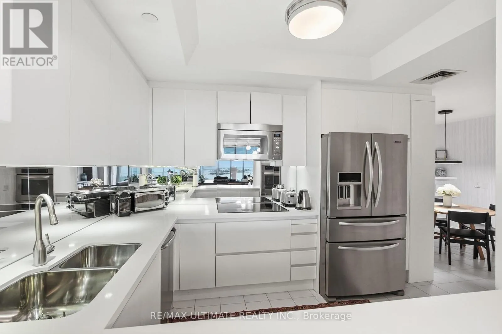 1105 - 211 QUEENS QUAY W