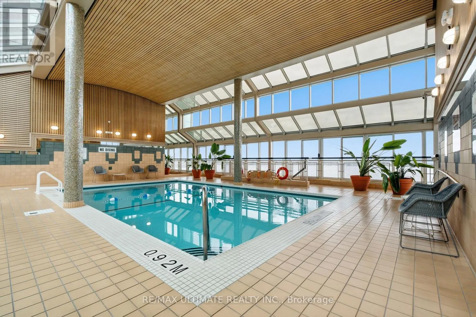 1105 - 211 QUEENS QUAY W