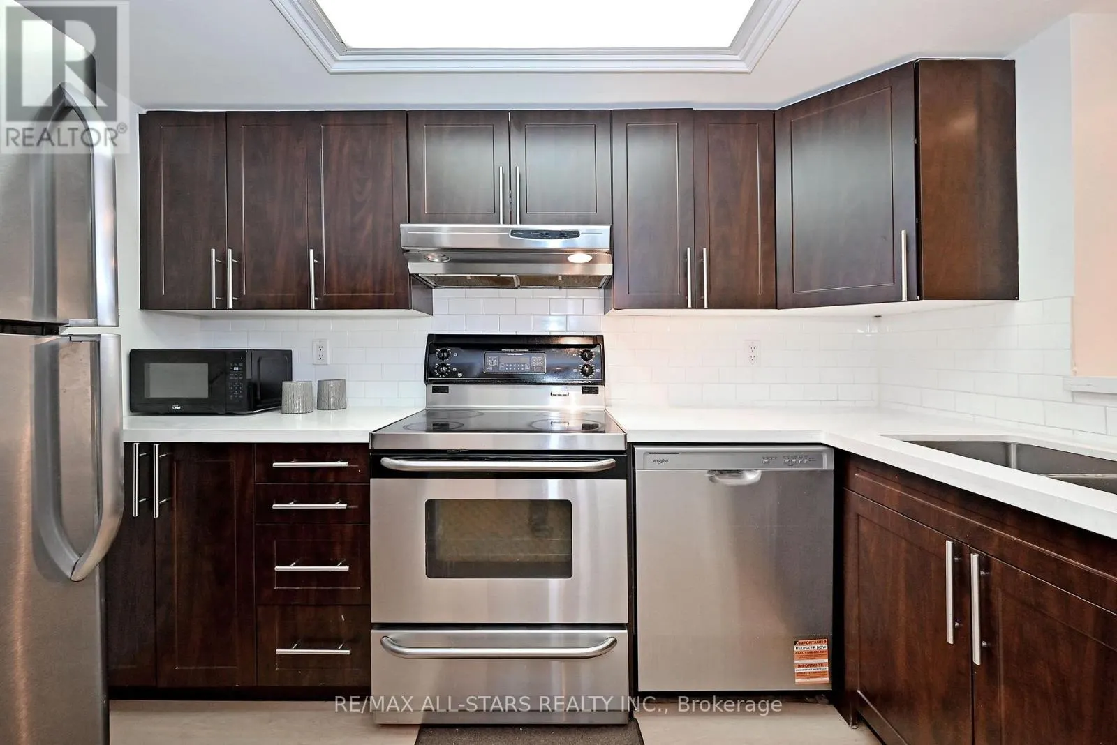 2112 - 15 MAITLAND PLACE