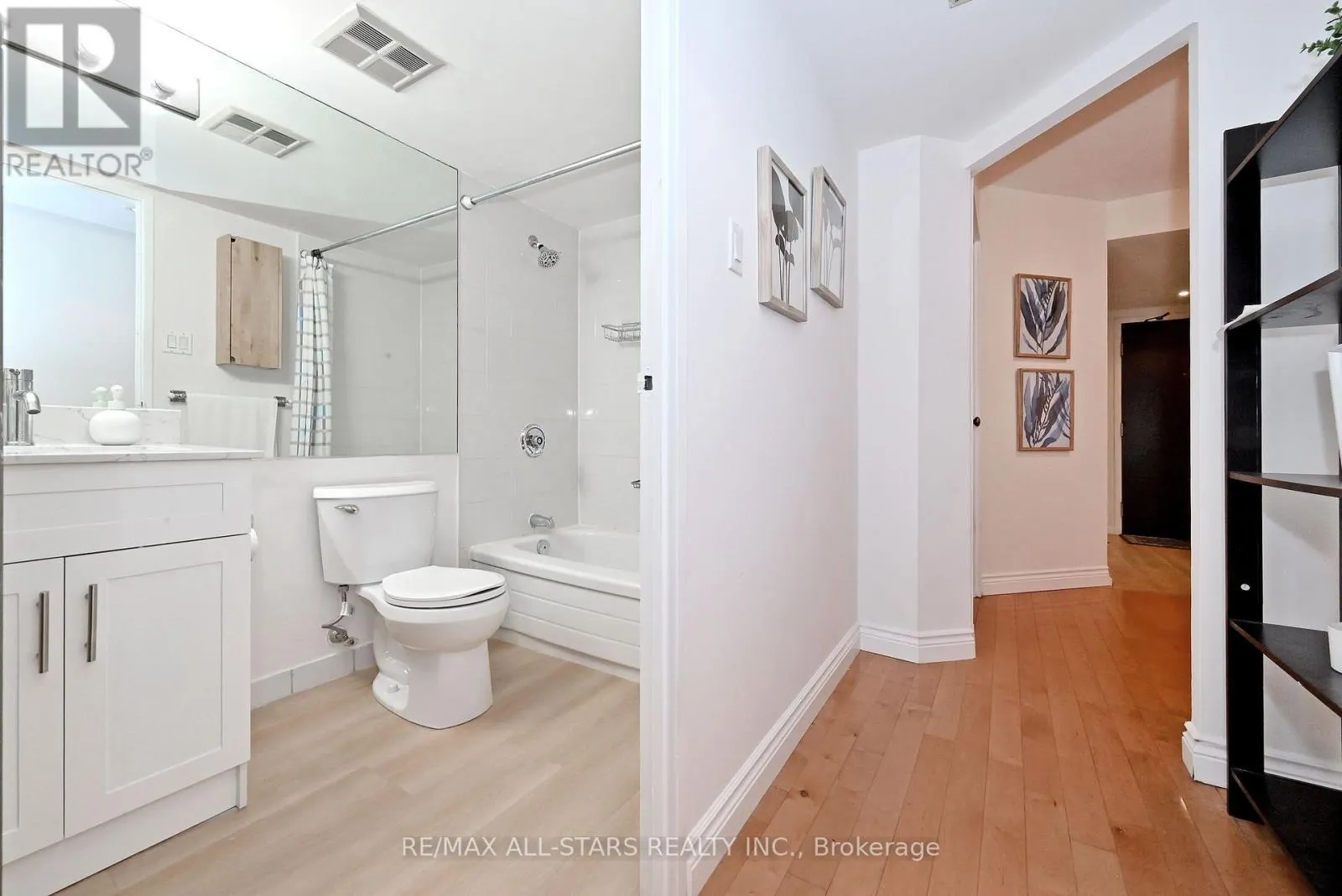 2112 - 15 MAITLAND PLACE