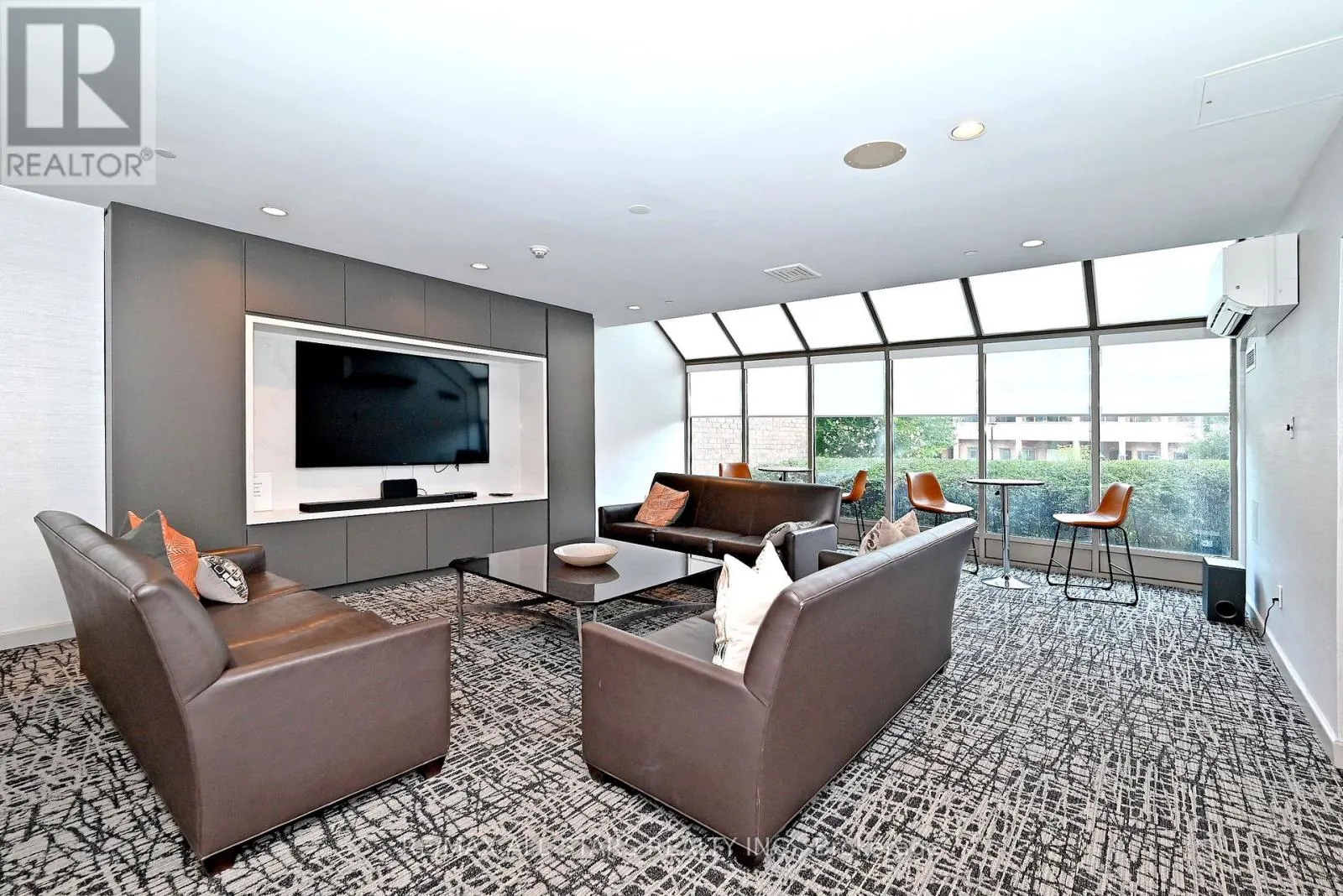 2112 - 15 MAITLAND PLACE