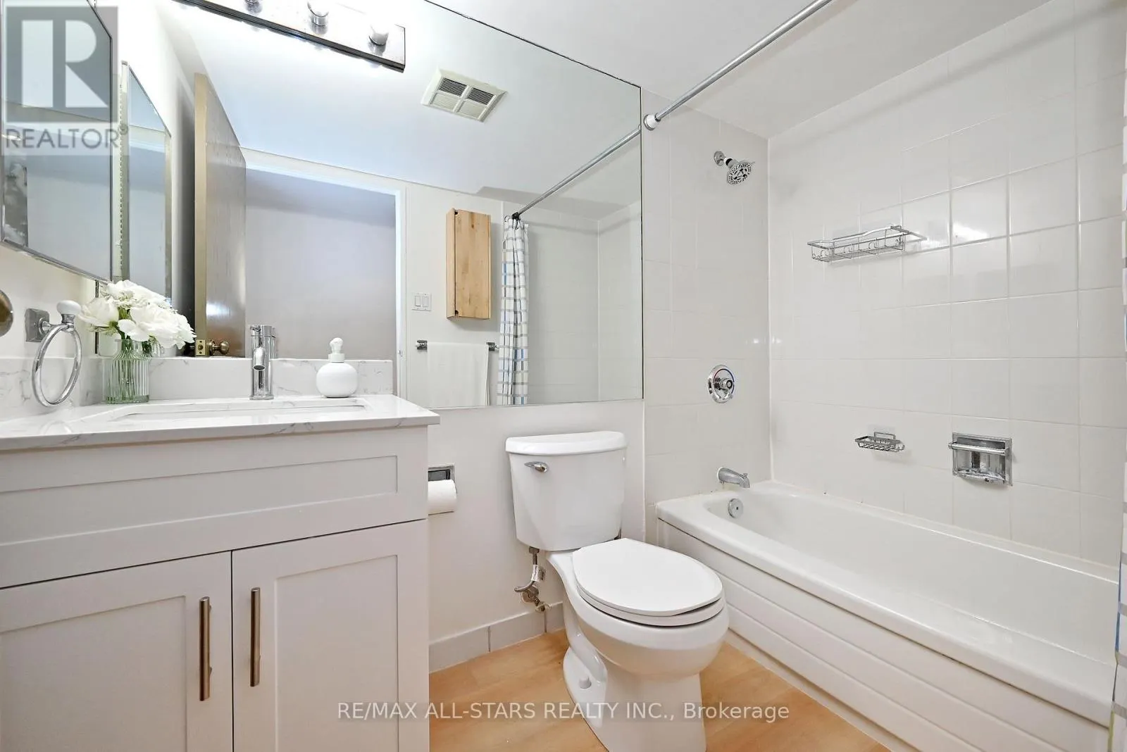 2112 - 15 MAITLAND PLACE