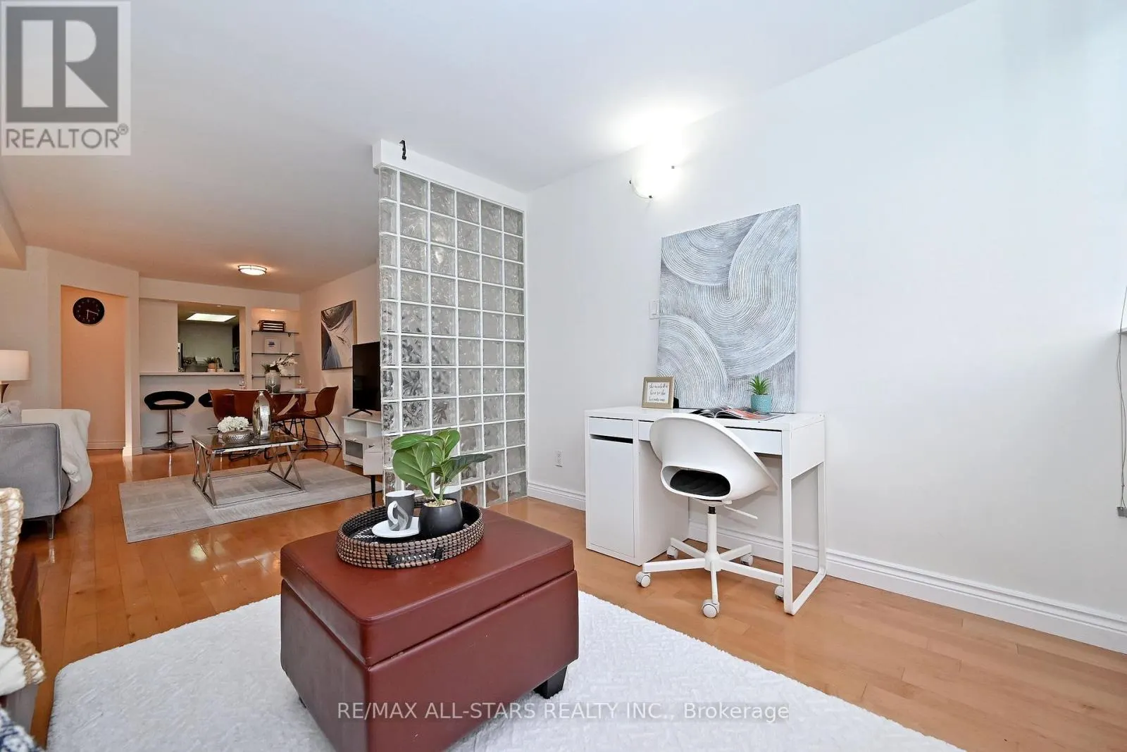 2112 - 15 MAITLAND PLACE