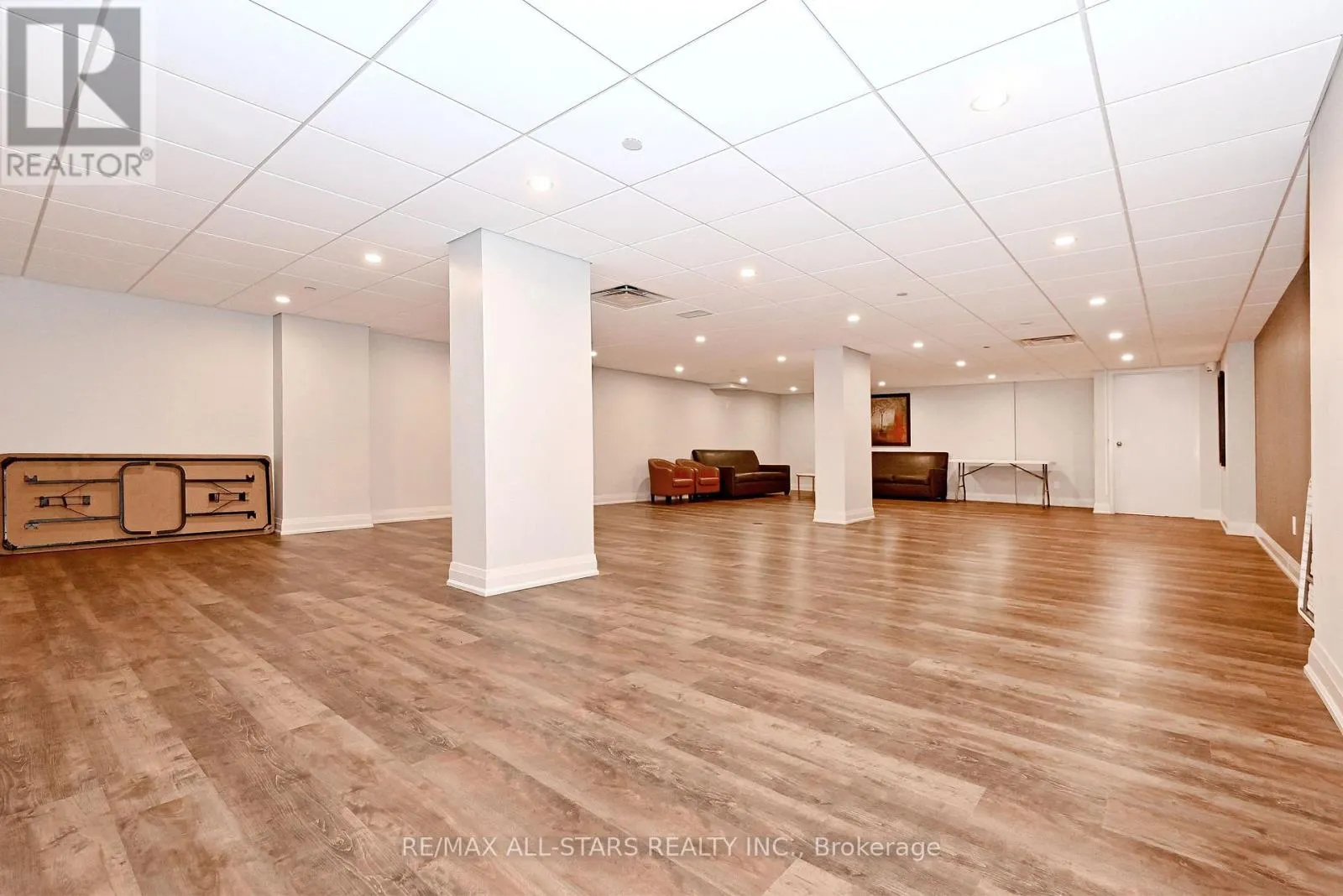2112 - 15 MAITLAND PLACE