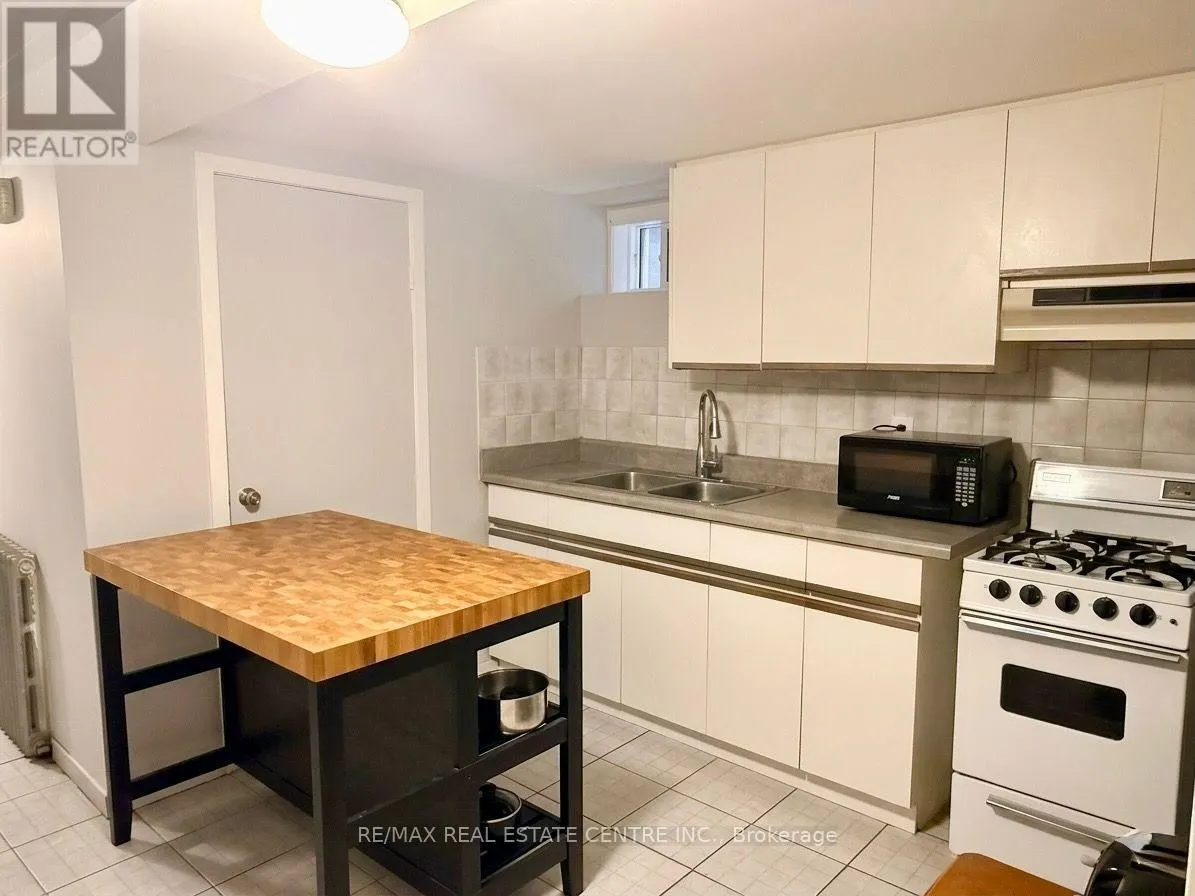 200 ROXTON ROAD