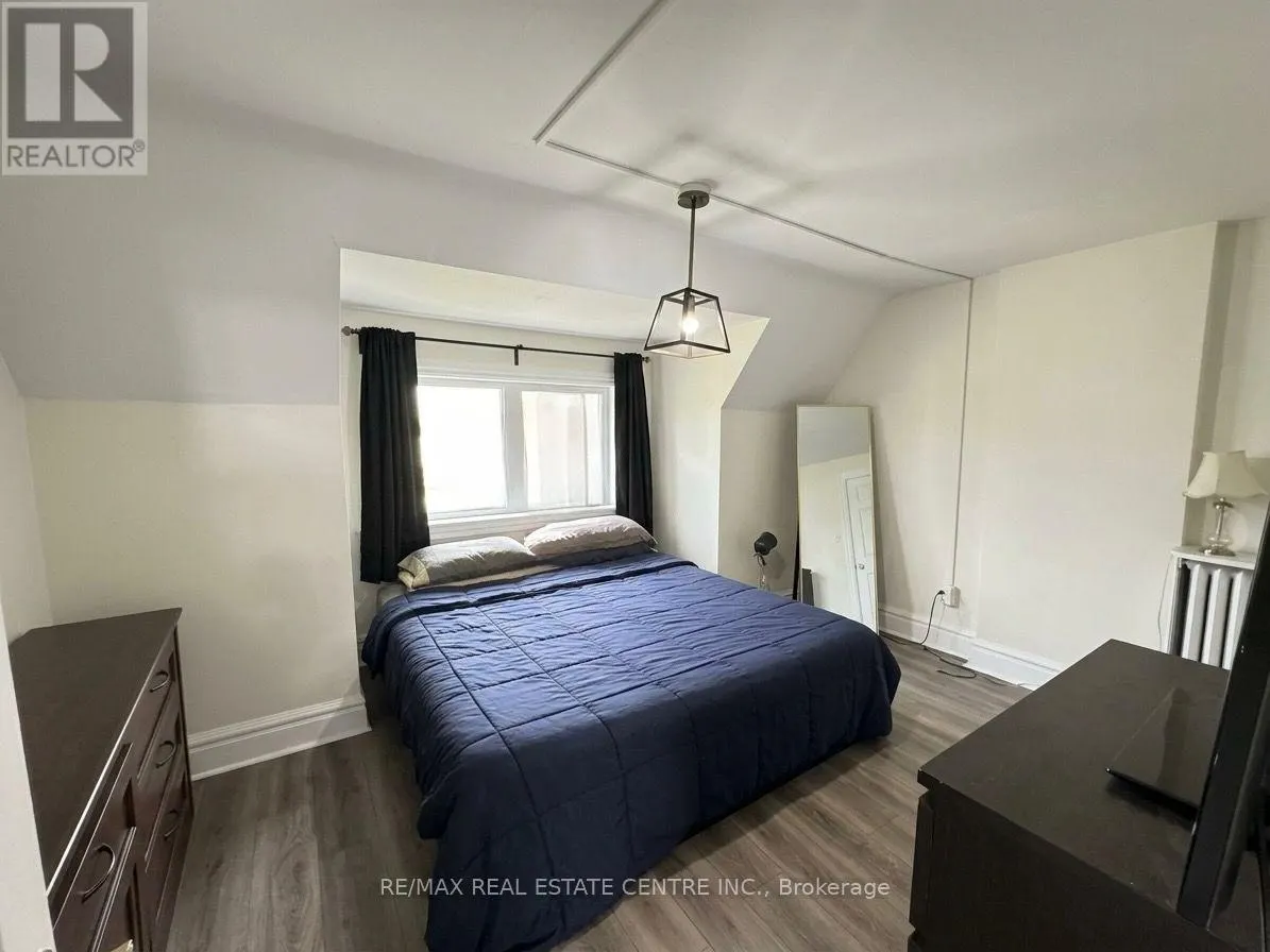 200 ROXTON ROAD