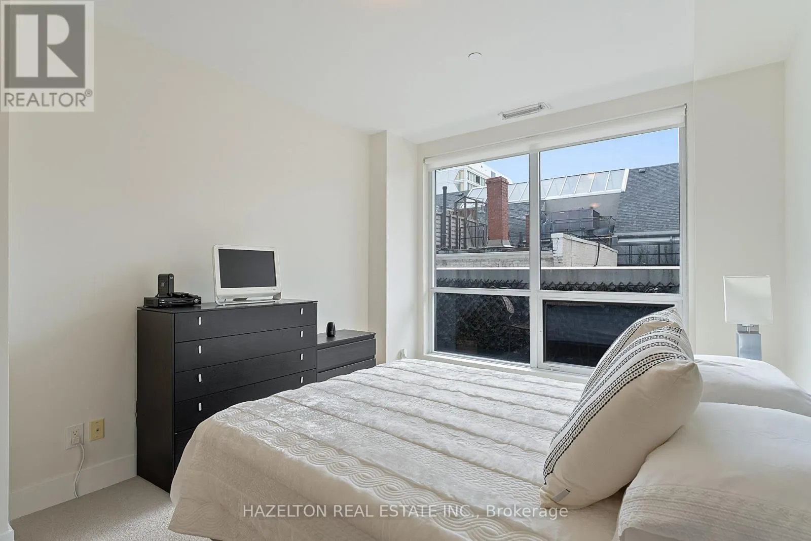 211 - 170 AVENUE ROAD