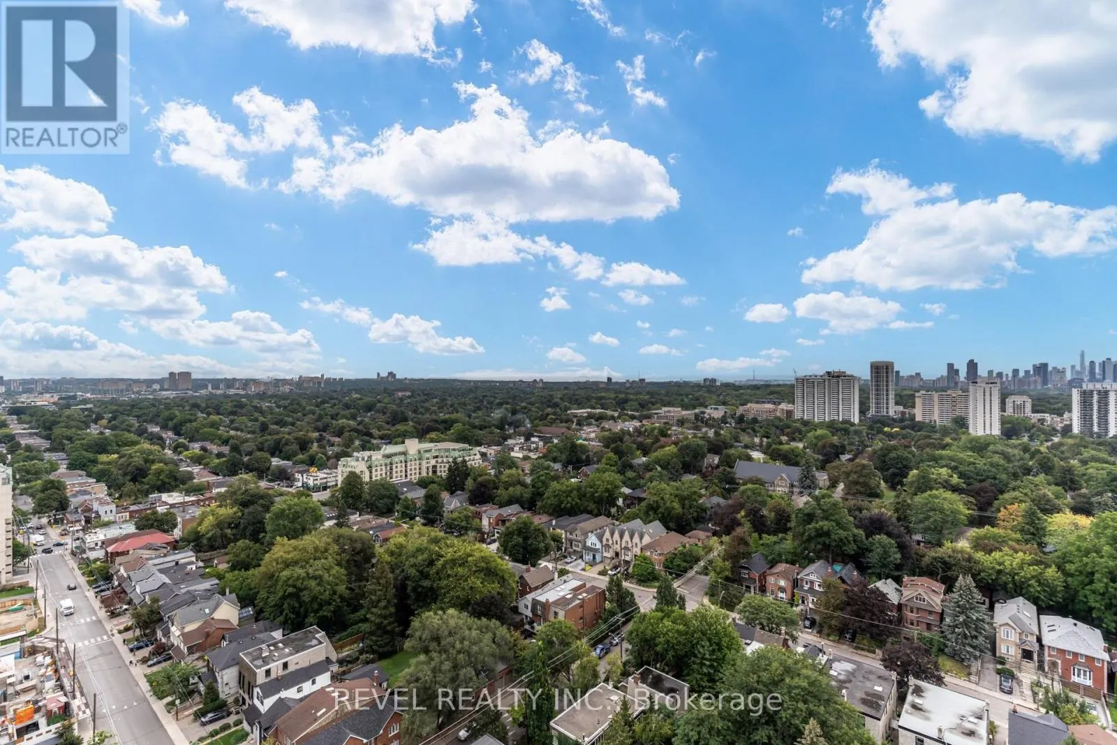 1107 - 11 LILLIAN STREET