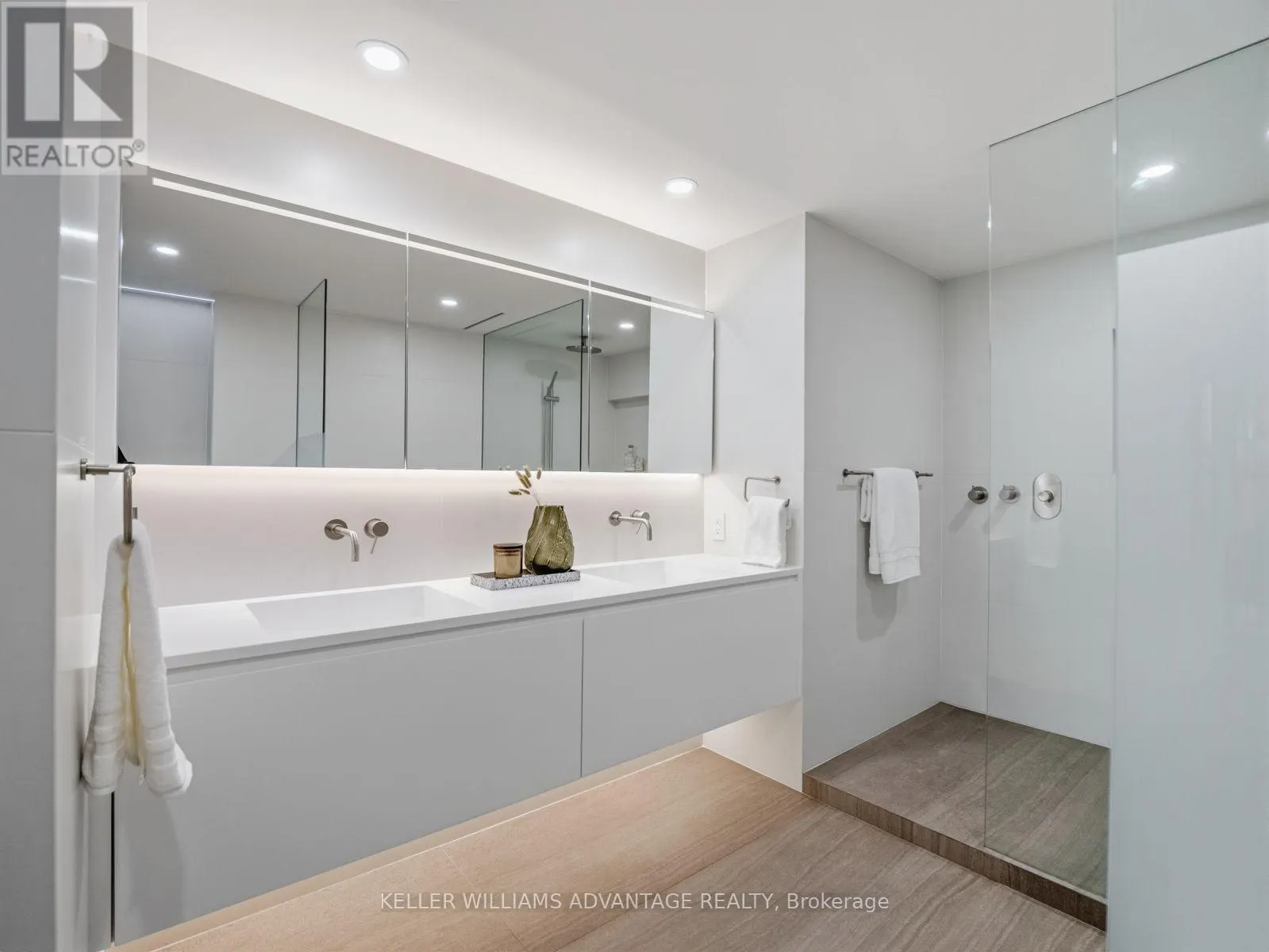 1002 - 1166 BAY STREET