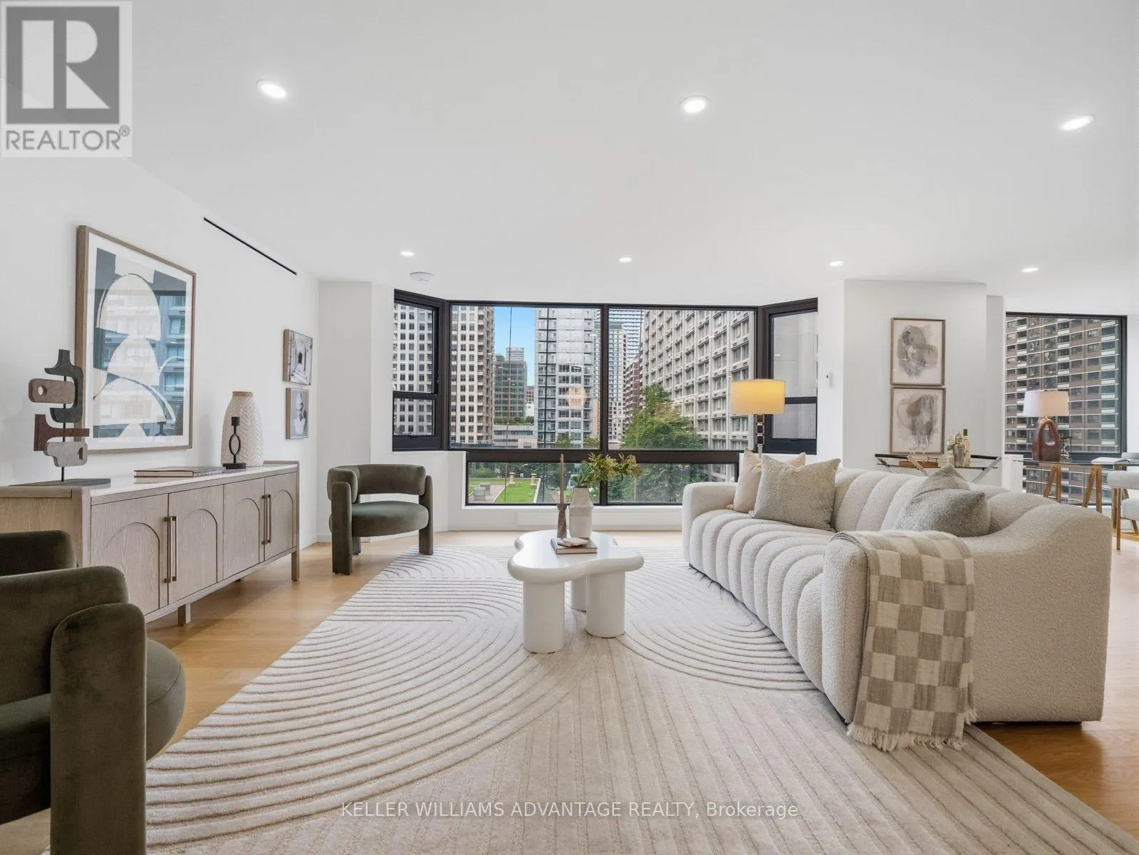 1002 - 1166 BAY STREET