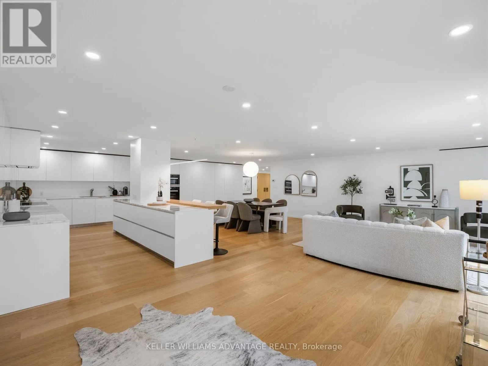 1002 - 1166 BAY STREET