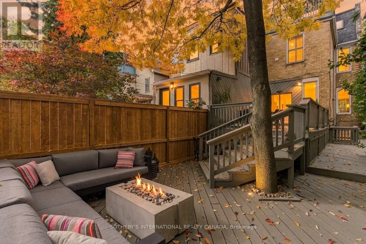 411 WELLESLEY STREET E