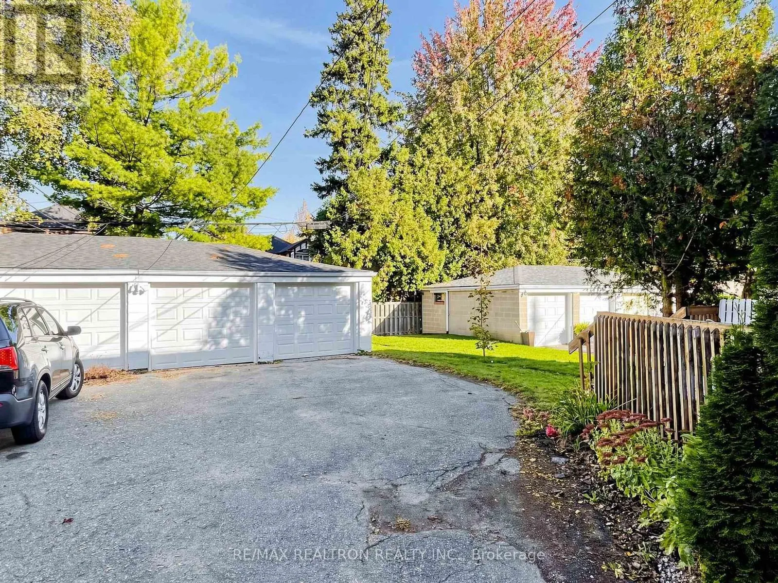 UPPER - 280 GLENFOREST ROAD