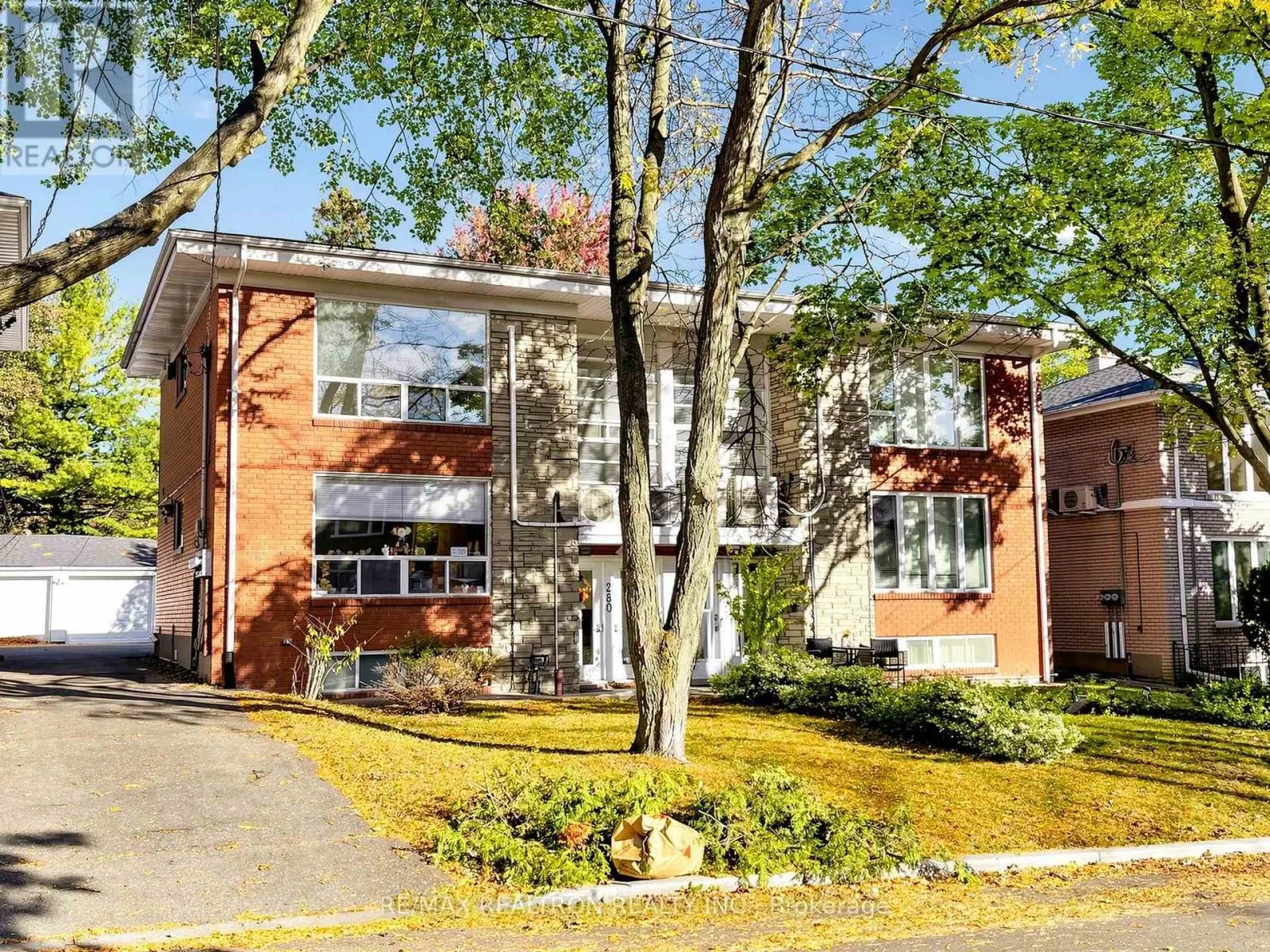 UPPER - 280 GLENFOREST ROAD