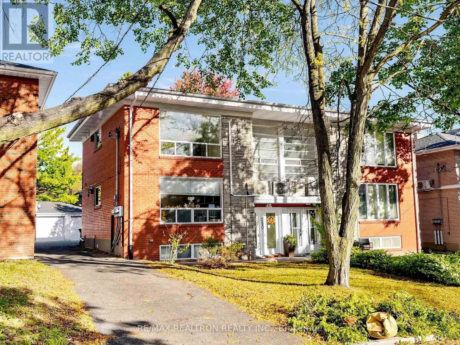 UPPER - 280 GLENFOREST ROAD
