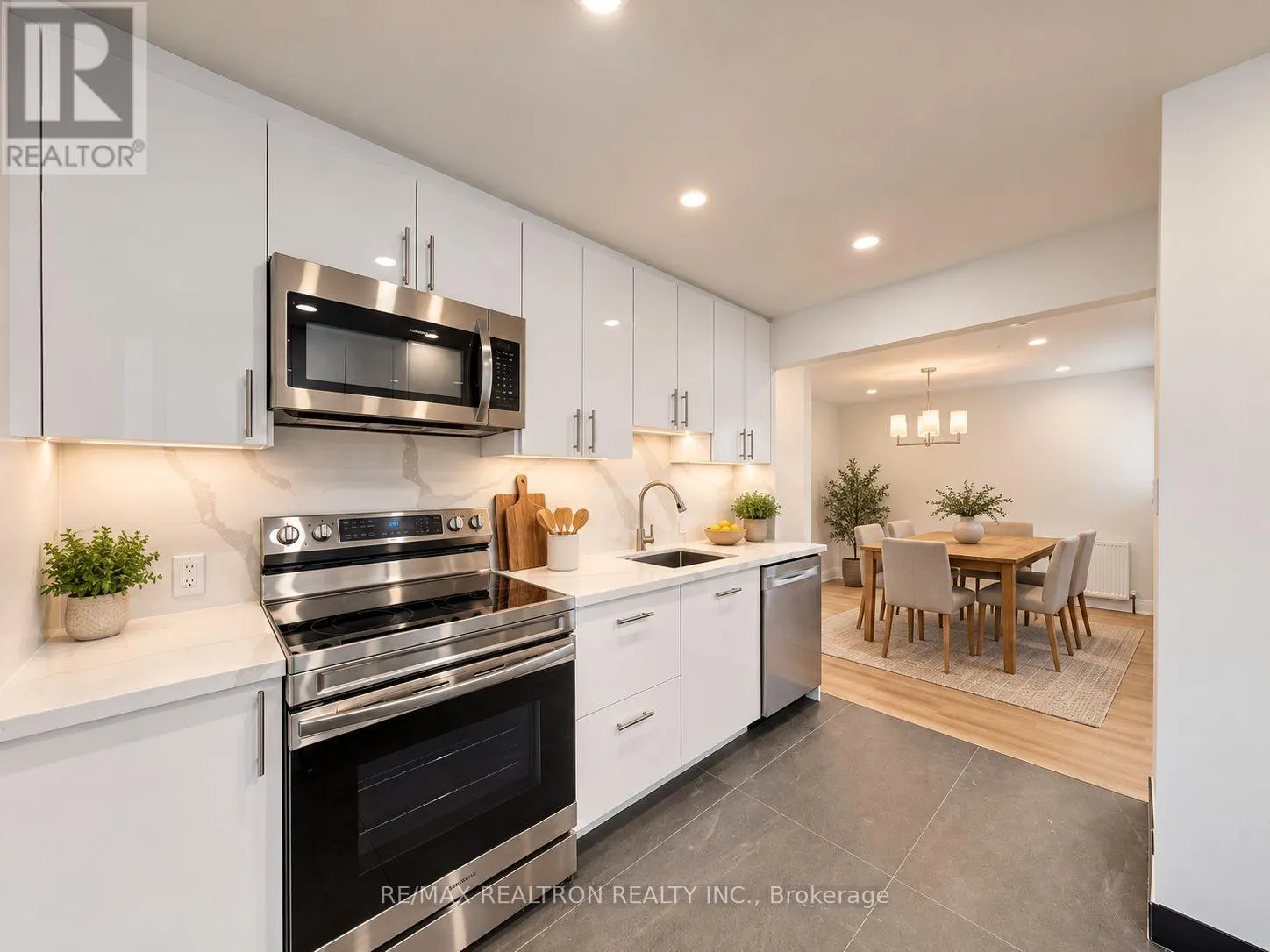 UPPER - 280 GLENFOREST ROAD